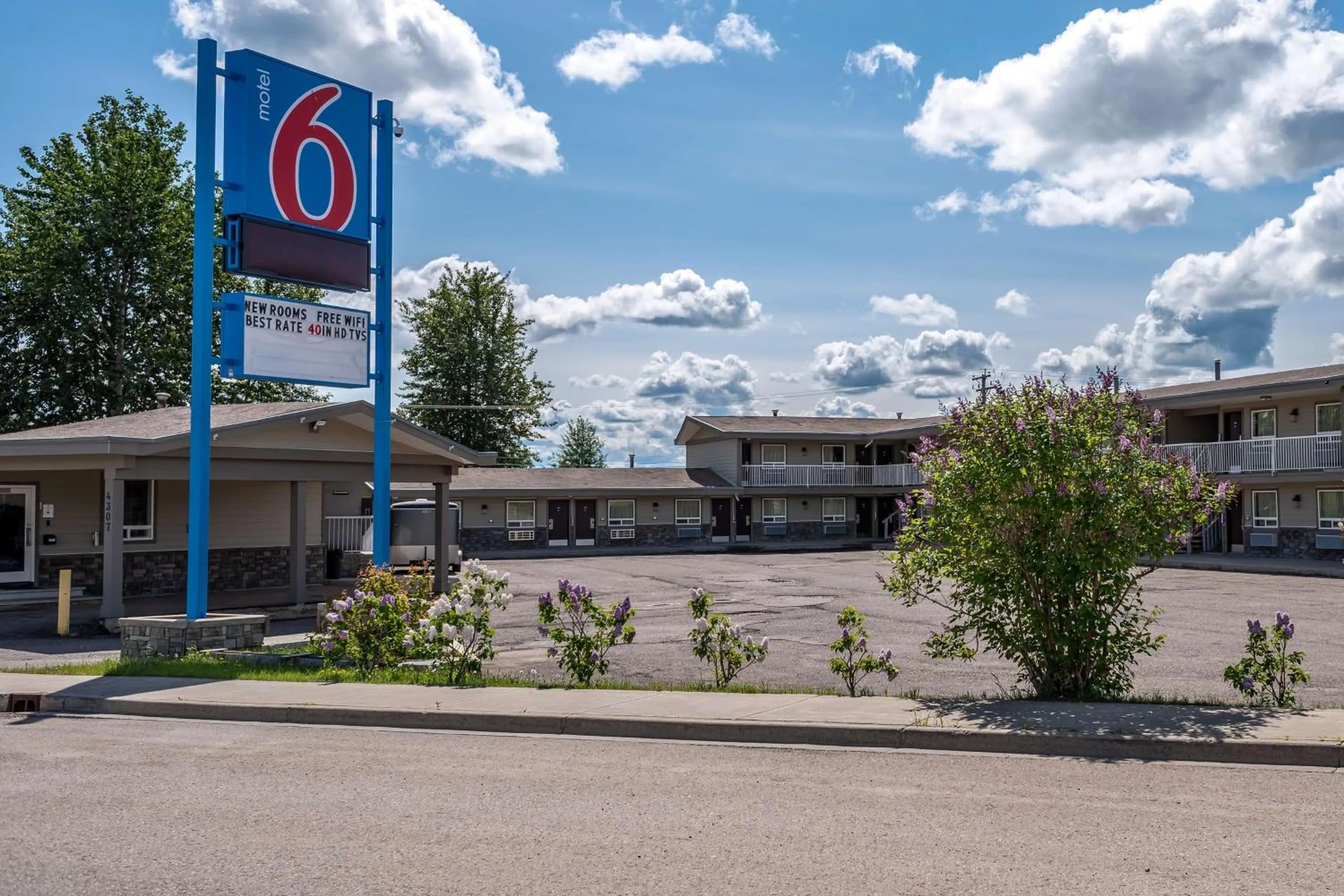Property building in Motel 6-Fort Nelson, BC