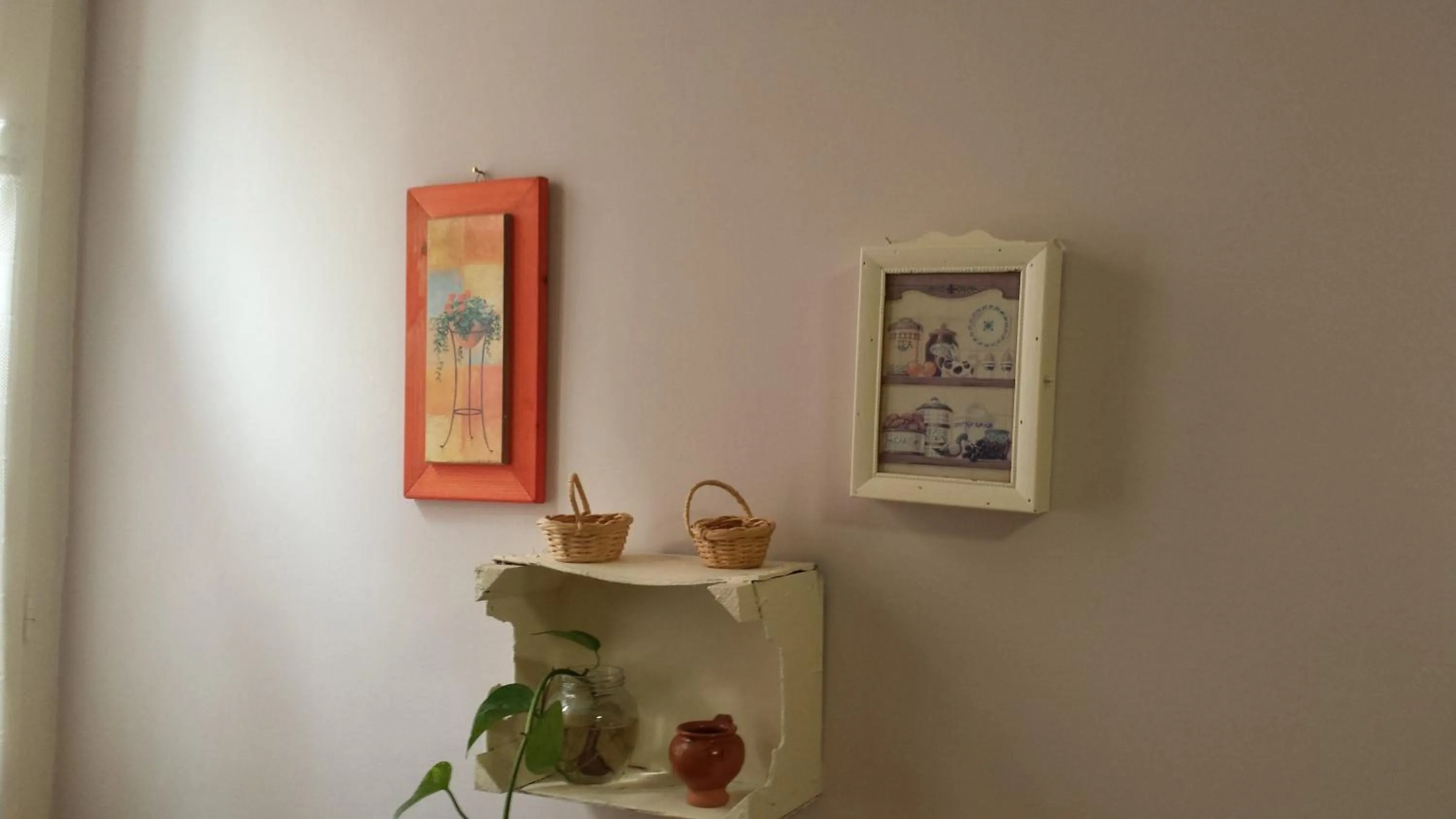 Decorative detail in La Pausetta