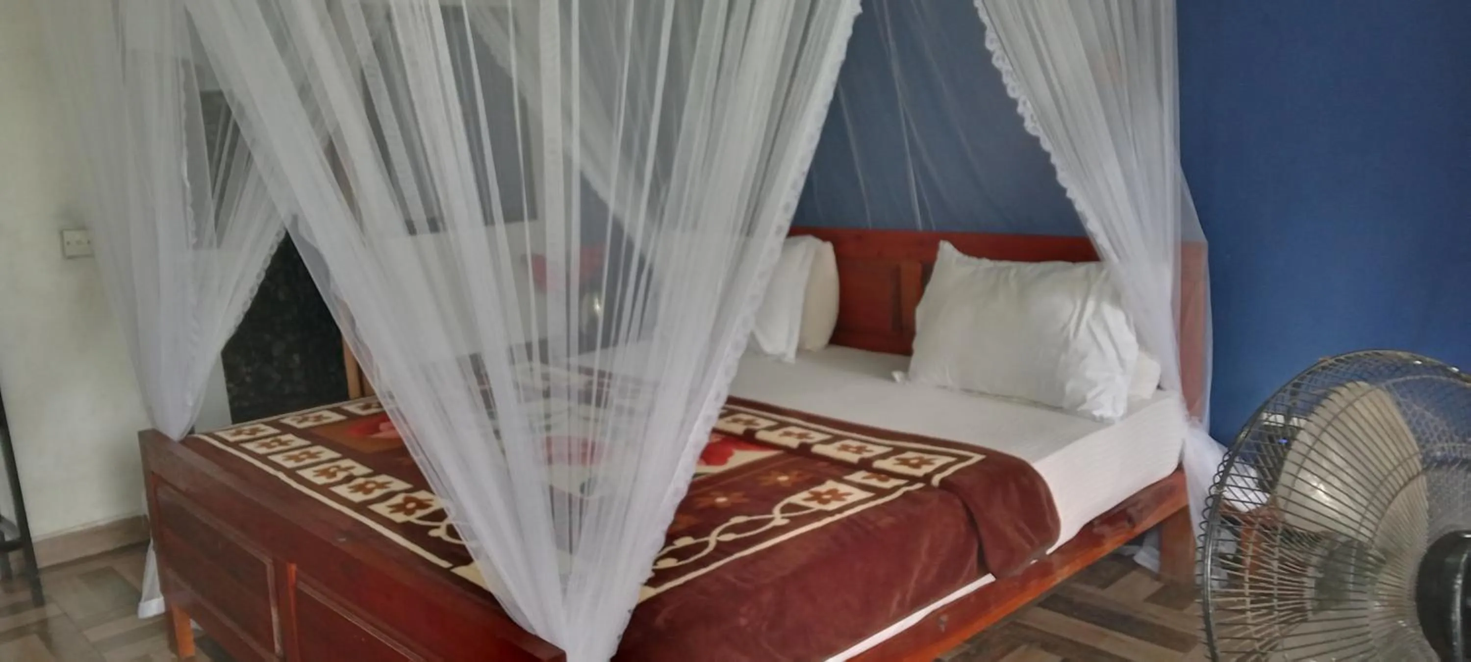 Bed in The Horizon Root Inn