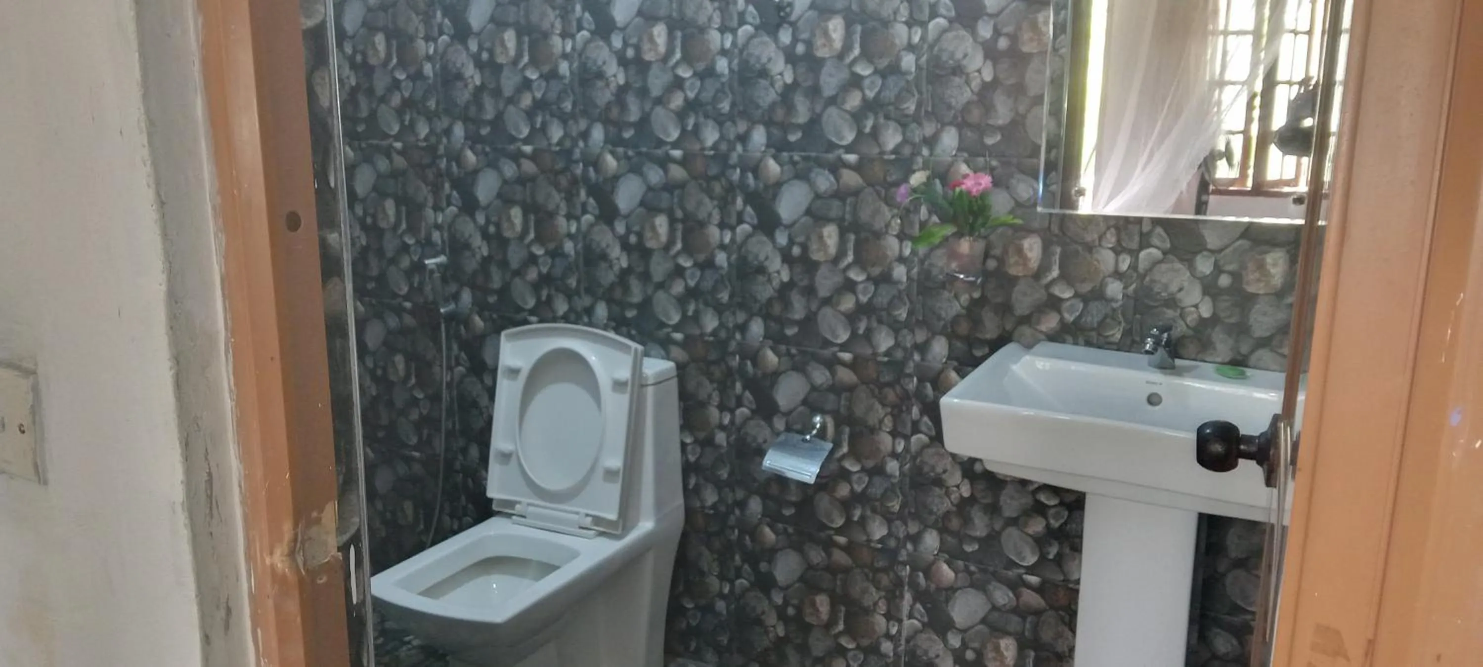 The Horizon Root Inn