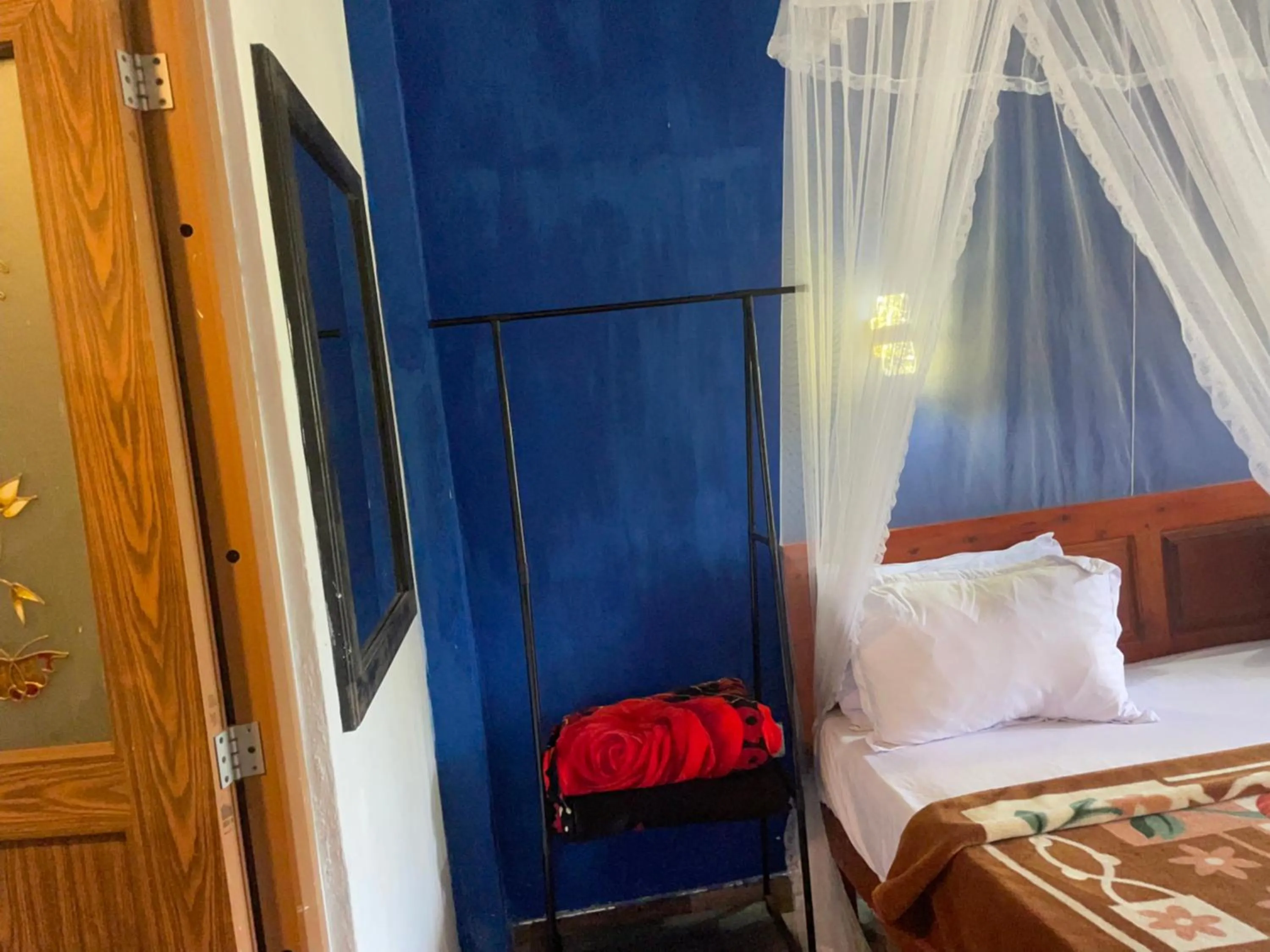 Bed in The Horizon Root Inn