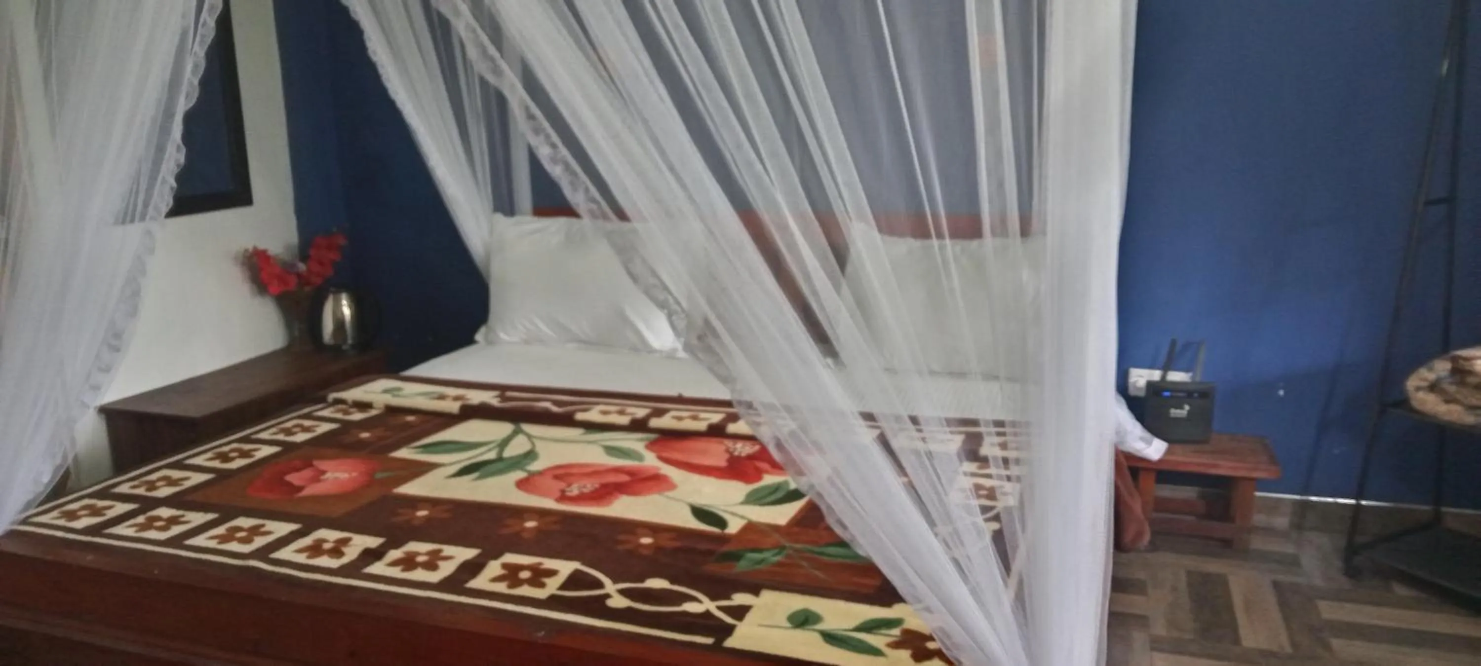 Bed in The Horizon Root Inn