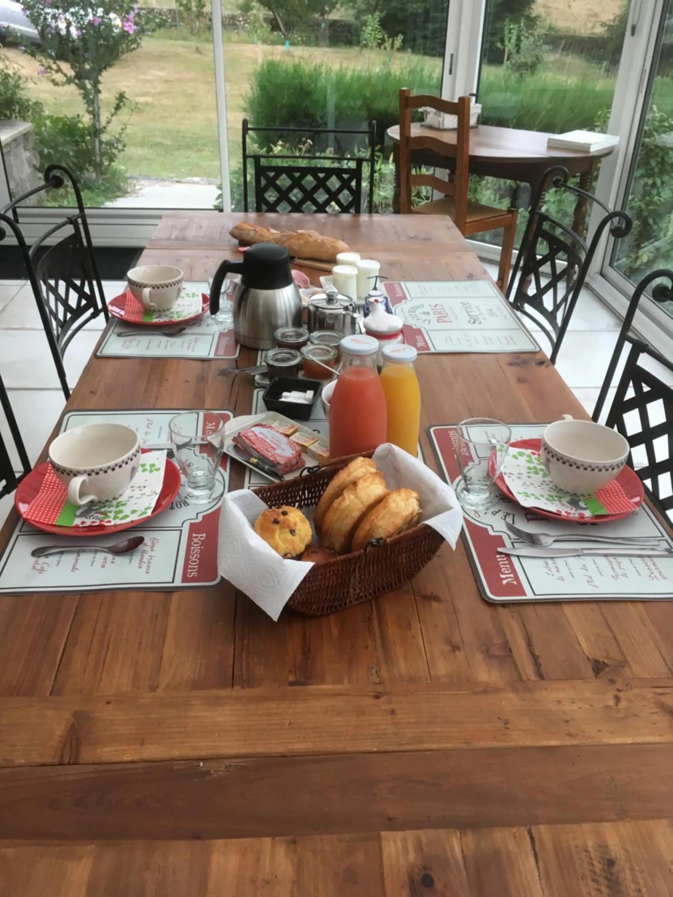 Food and drinks in Relais des Chaux