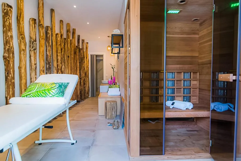 Massage, Bed in Sunshine Boutique Hotel by Estia