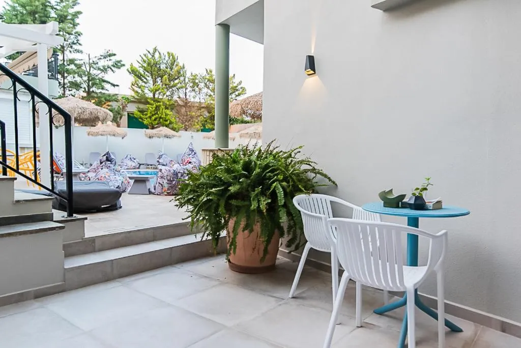 Swimming pool in Sunshine Boutique Hotel by Estia