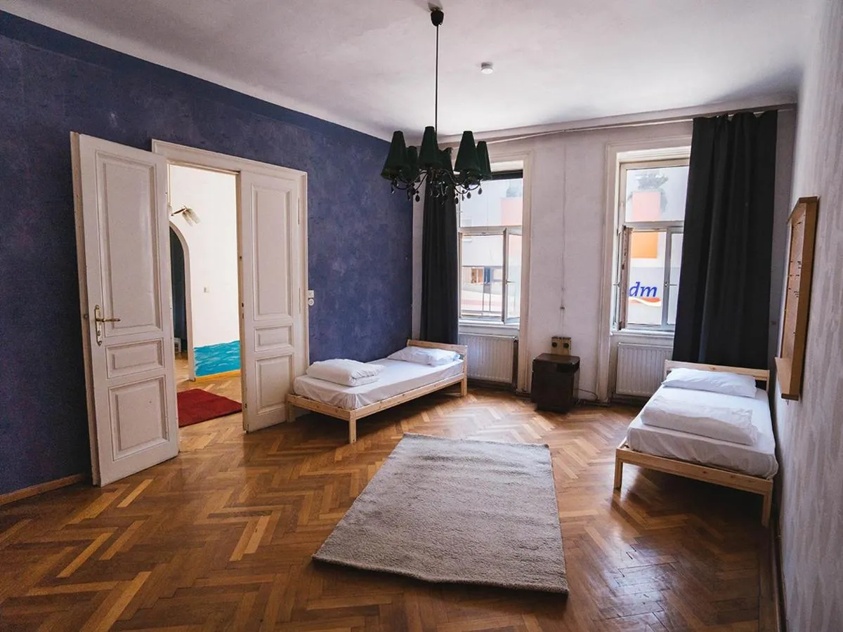 Bed in Metro Apartments Vienna