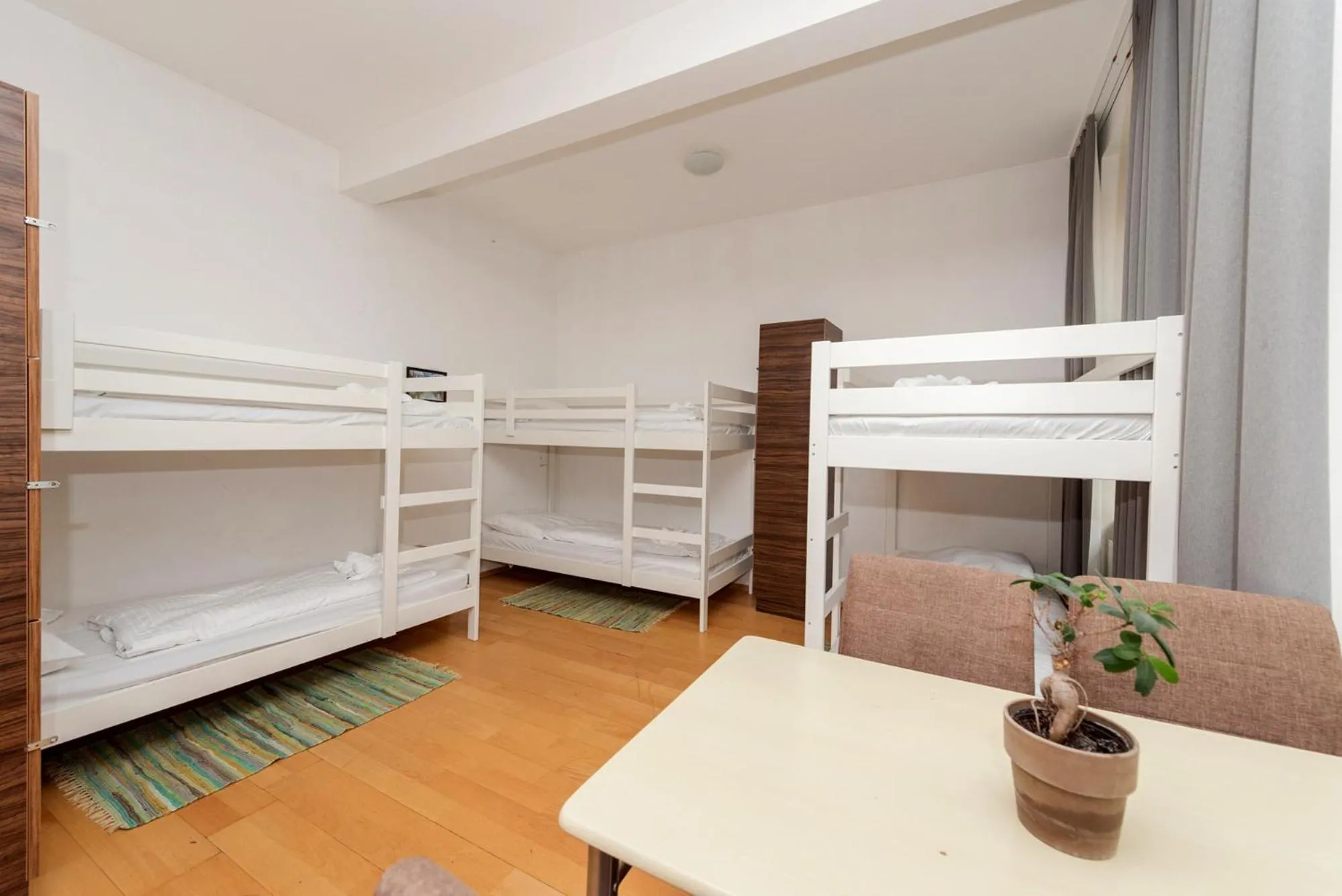 Bed in Metro Apartments Vienna