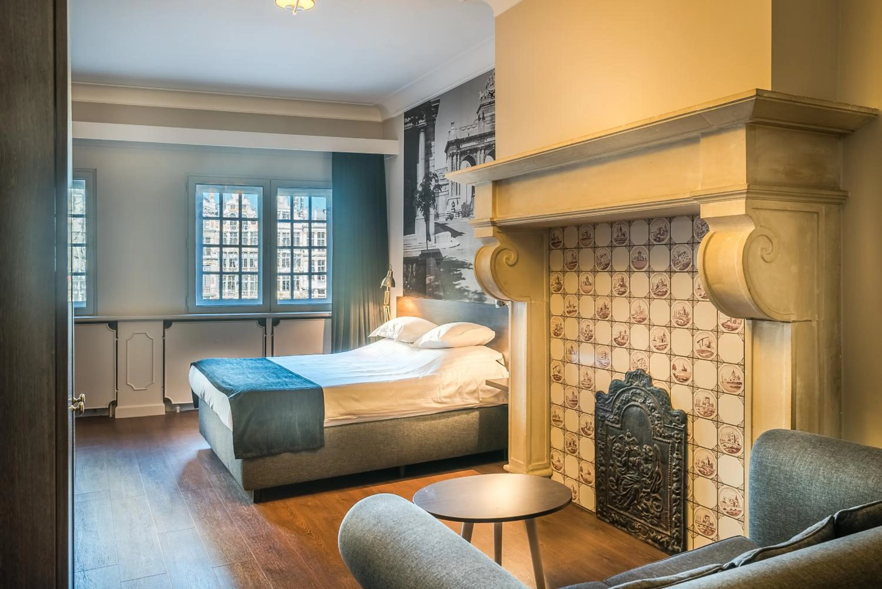 Bed in Résidence-Hotel Le Quinze Grand Place Brussels