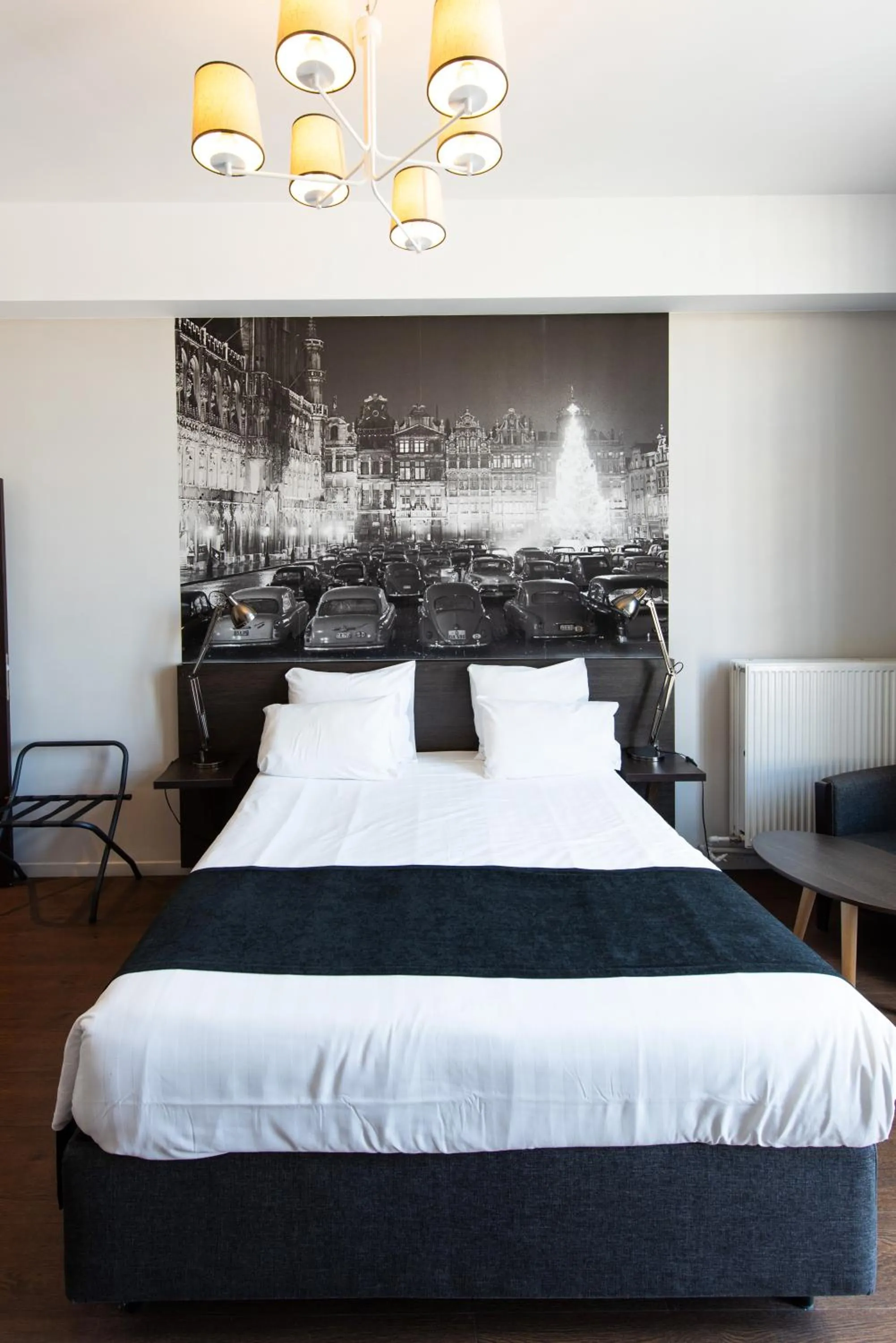 Bed in Résidence-Hotel Le Quinze Grand Place Brussels