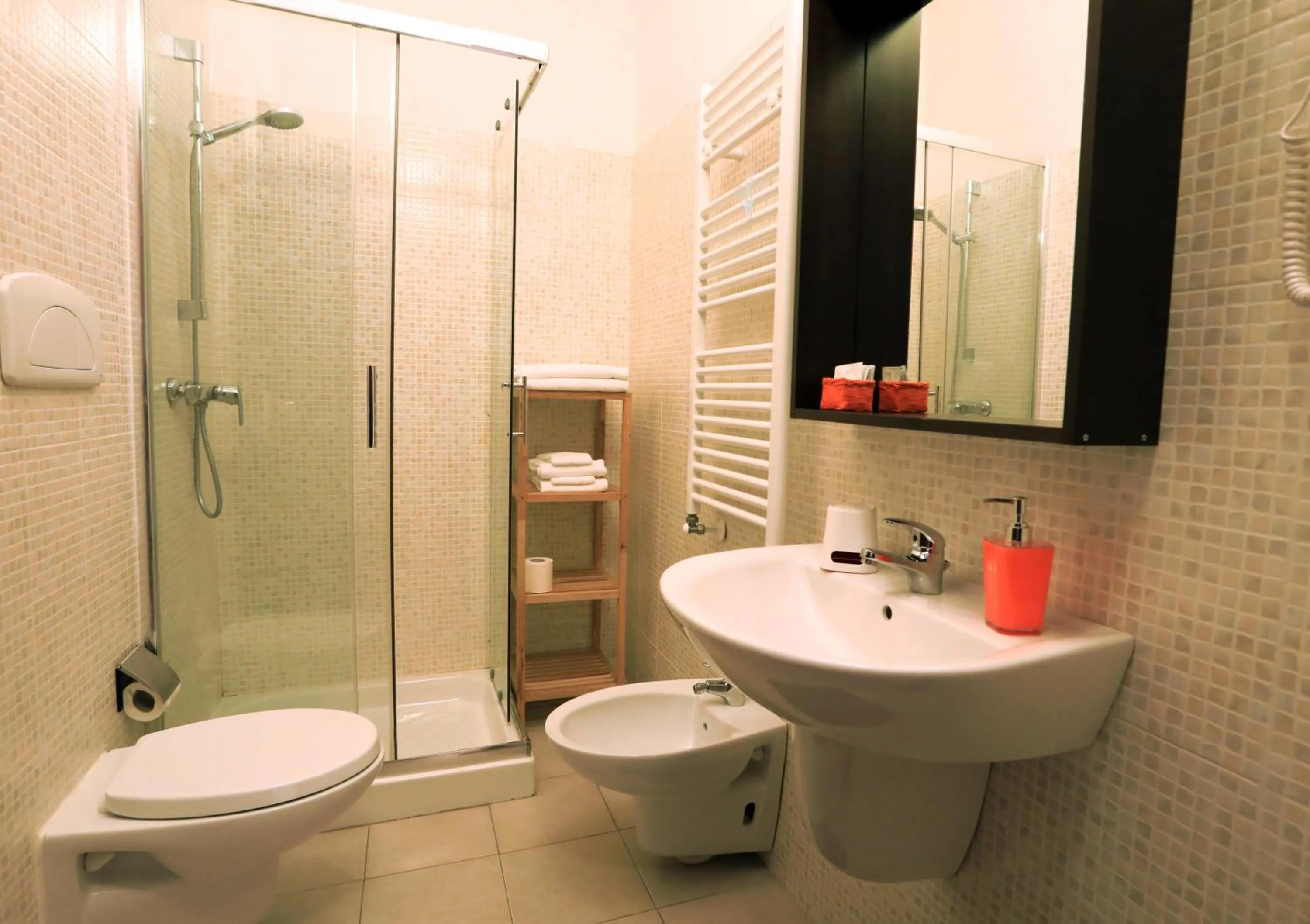 Shower in Primo Piano Guesthouse - Bari Policlinico