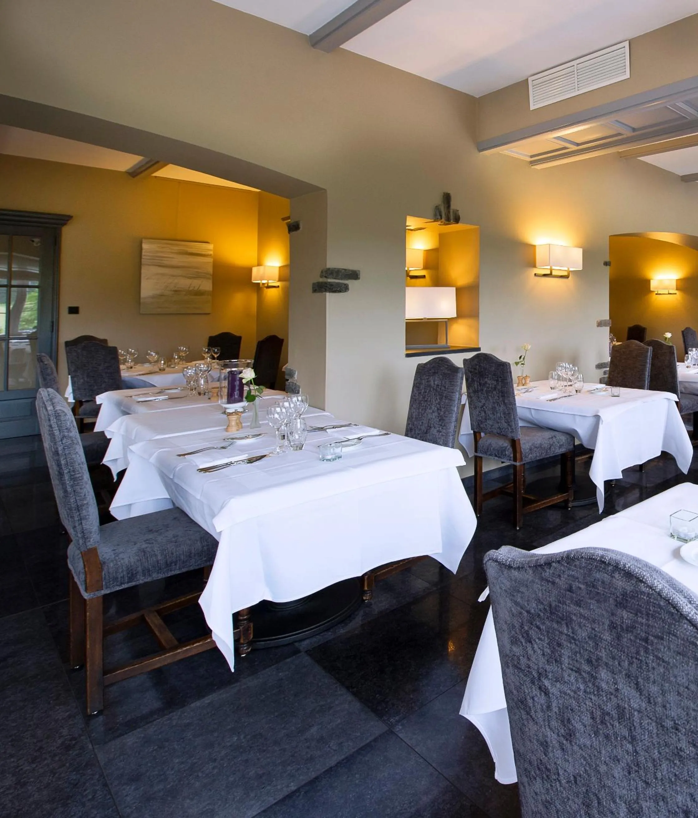 Restaurant/places to eat in Hotel des Ardennes