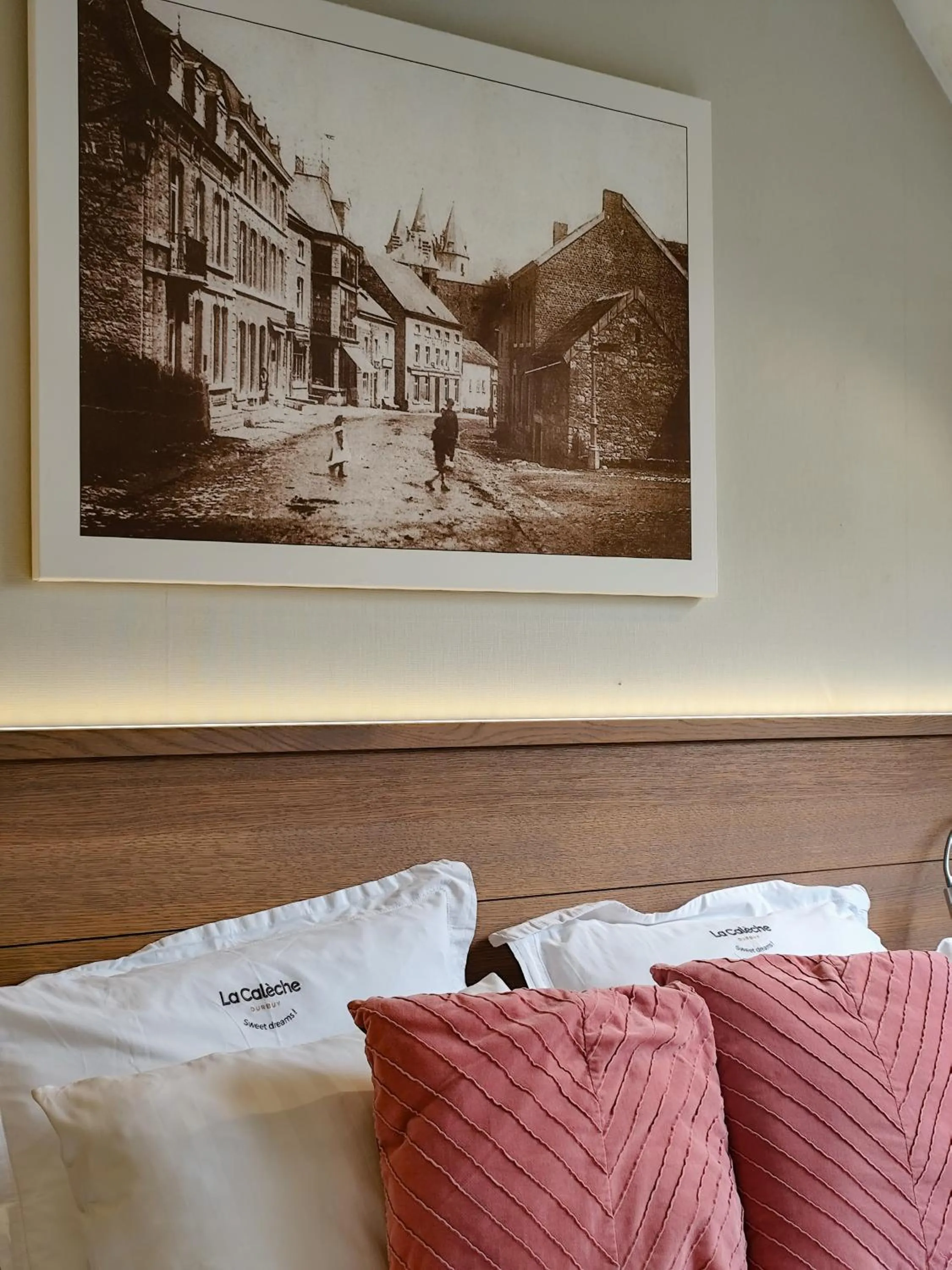 Bed in Hotel La Caleche