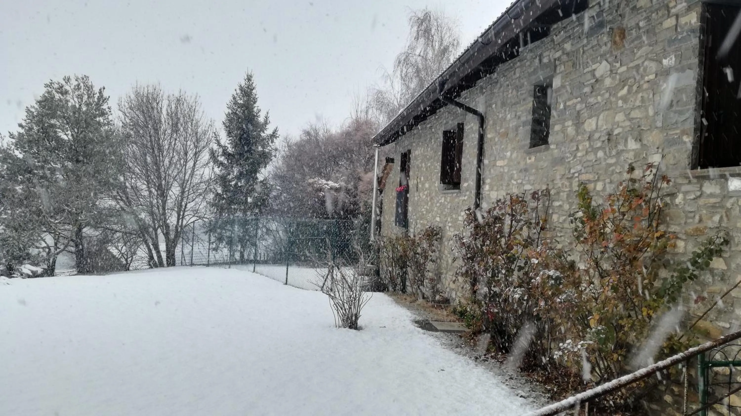 Property building in O Zierzo