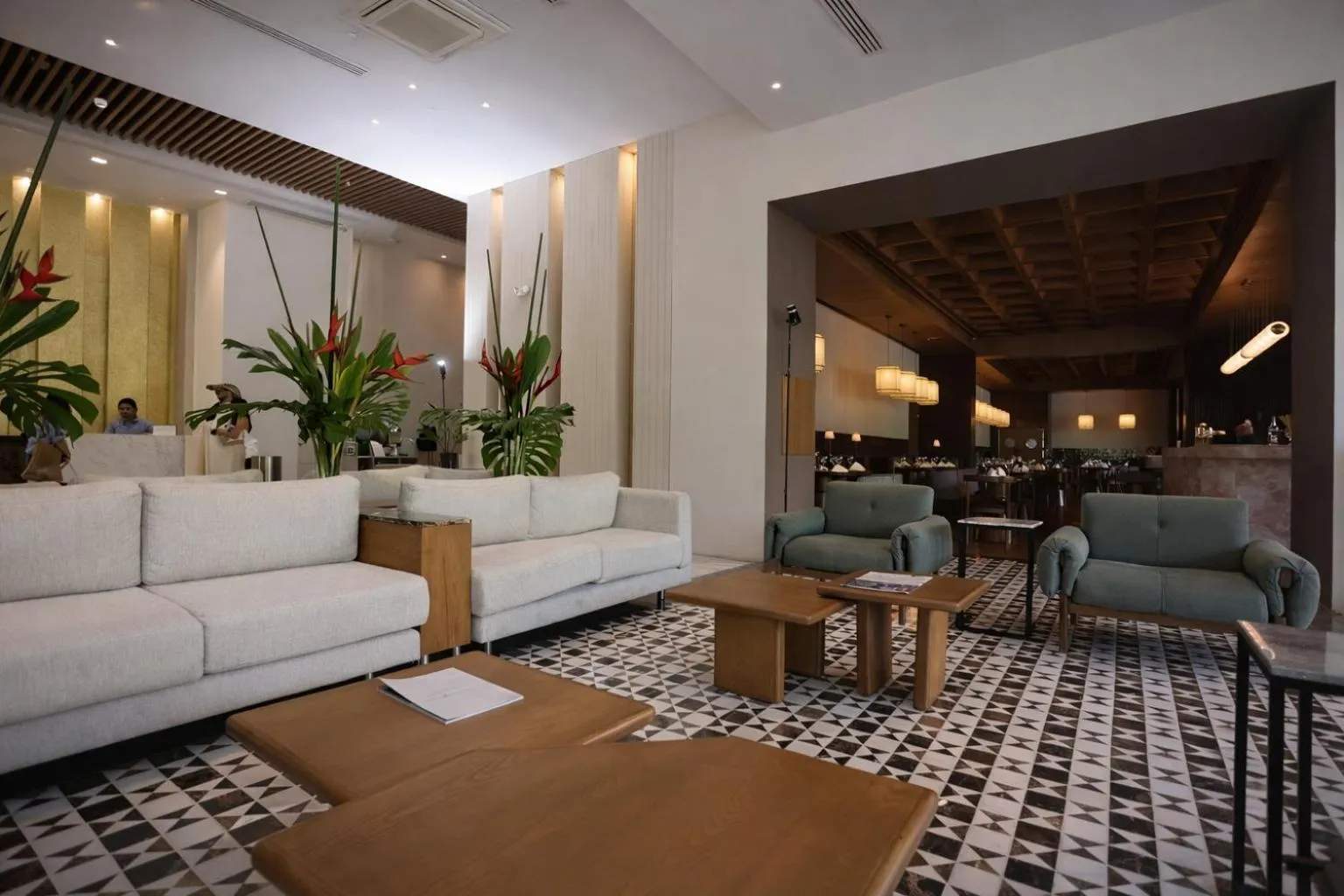 Lobby or reception in Crowne Plaza Barranquilla by IHG