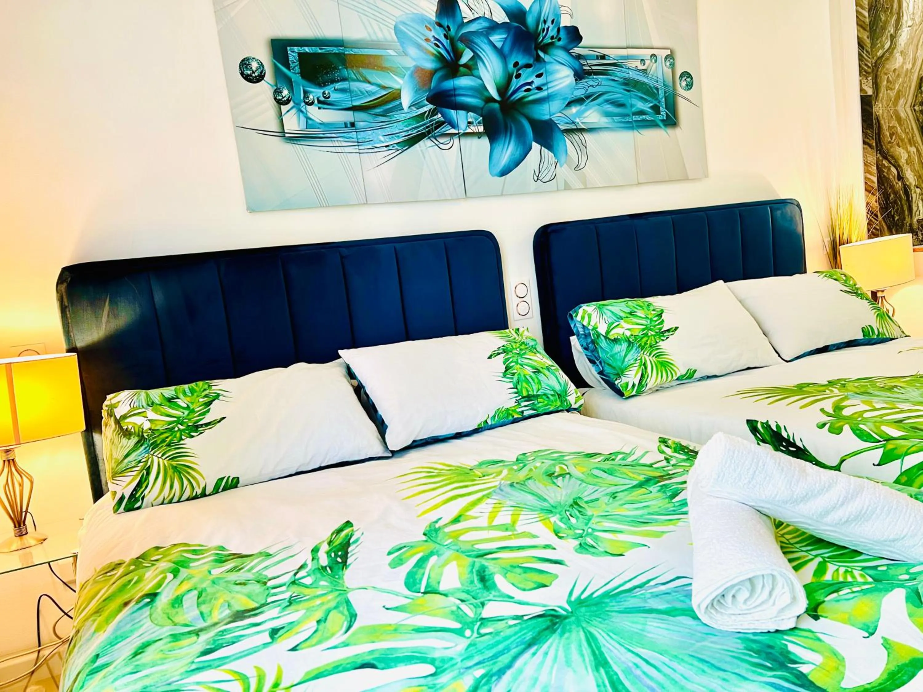 Bed in Endless Stunning Mediterranean Sea Views Promenade Des Anglais