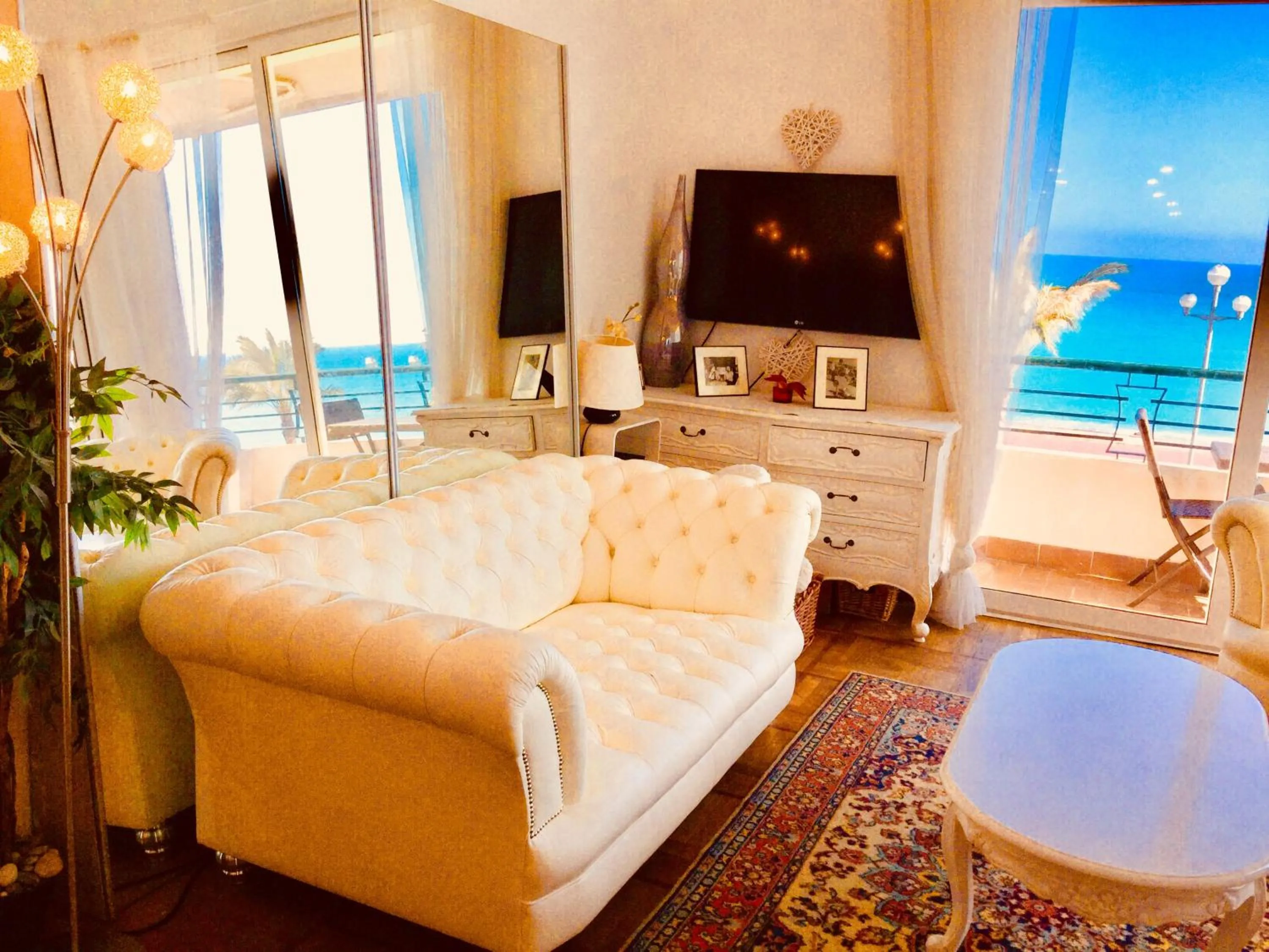 Bed in Endless Stunning Mediterranean Sea Views Promenade Des Anglais