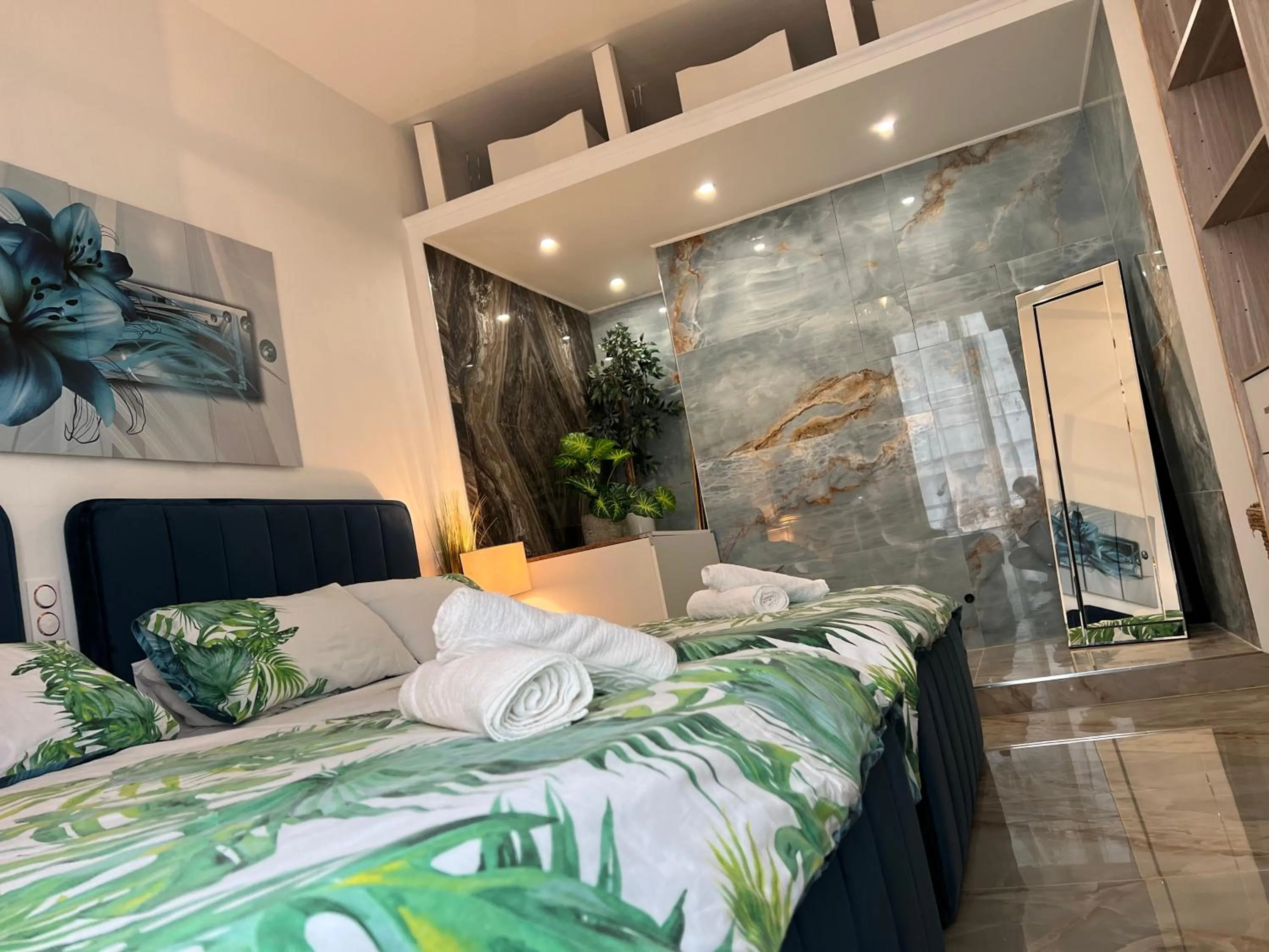 Bed in Endless Stunning Mediterranean Sea Views Promenade Des Anglais