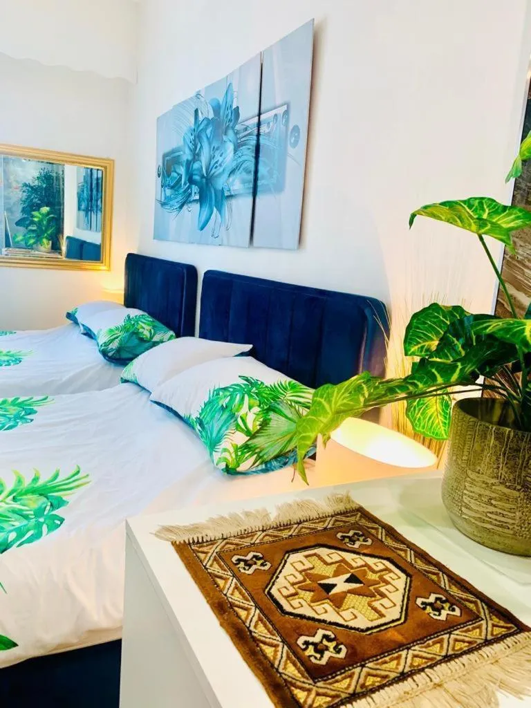 Bed in Endless Stunning Mediterranean Sea Views Promenade Des Anglais