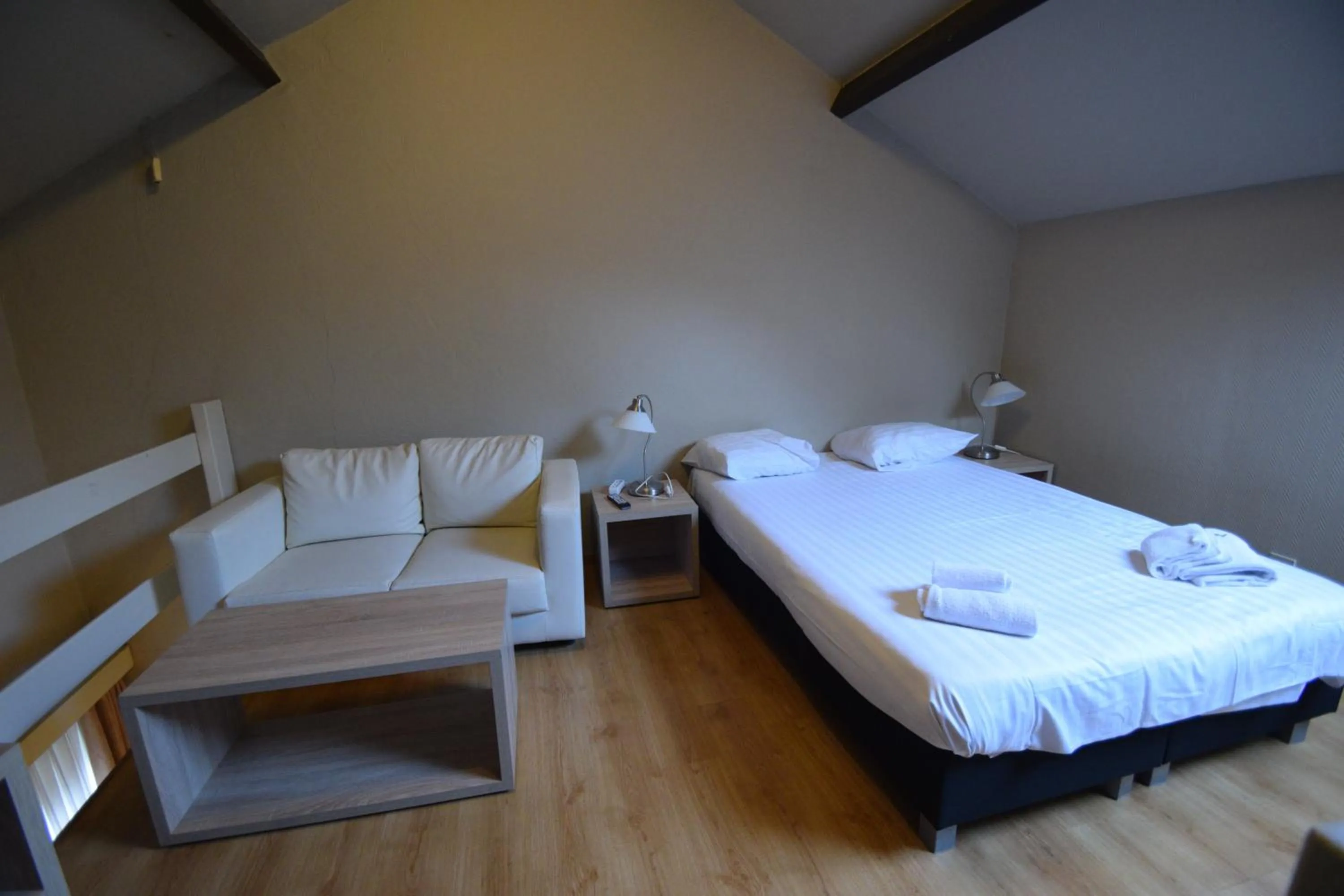 Bed in Condo Gardens Leuven