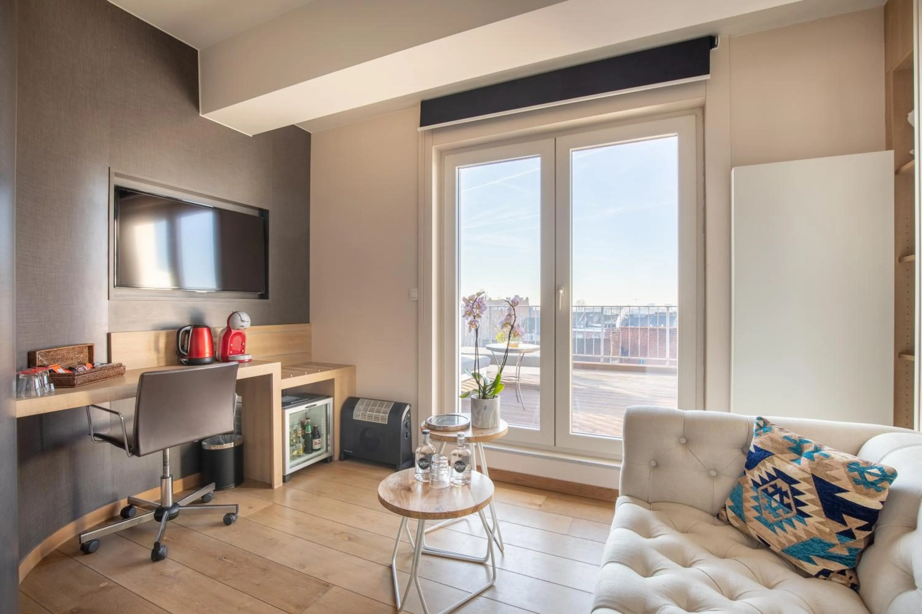 Photo of the whole room in Hotel Carlton