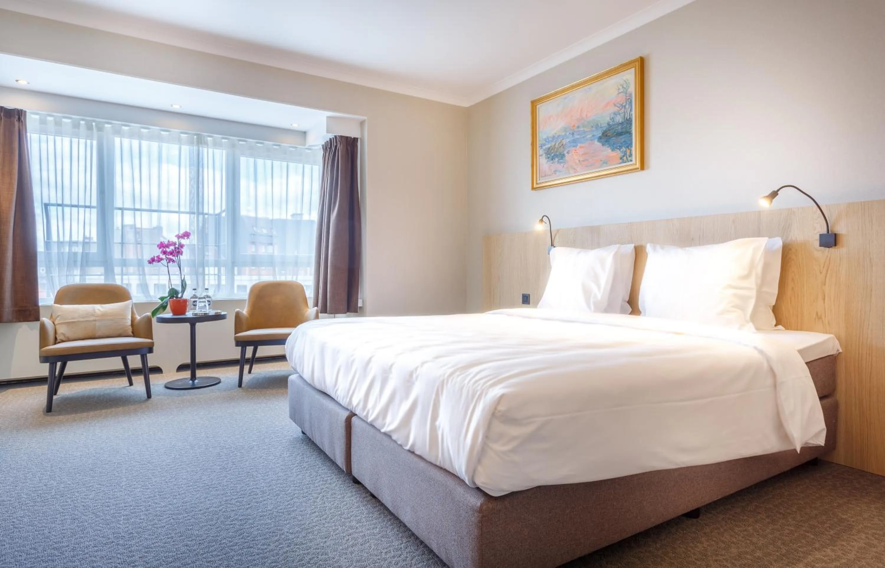 Photo of the whole room, Bed in Hotel Carlton