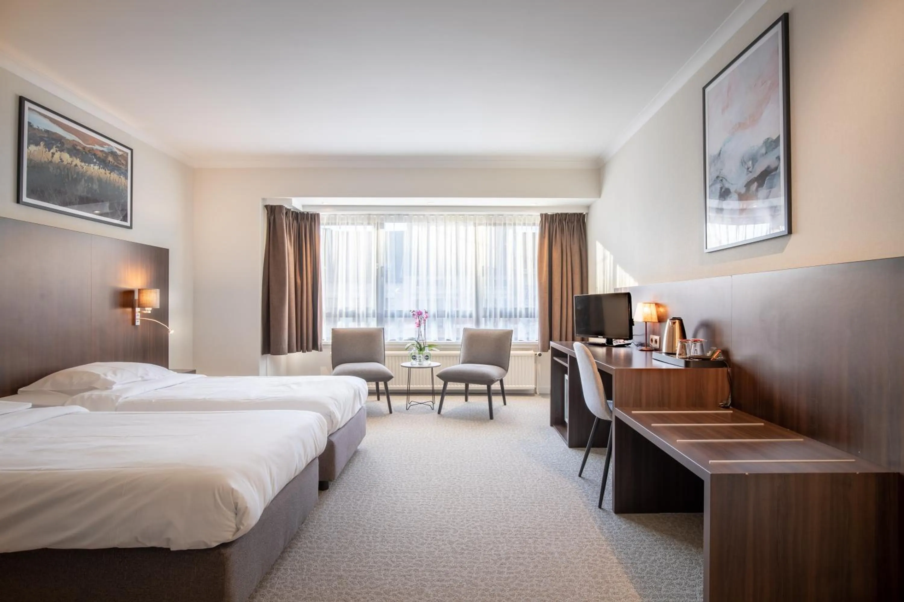 Photo of the whole room, Bed in Hotel Carlton