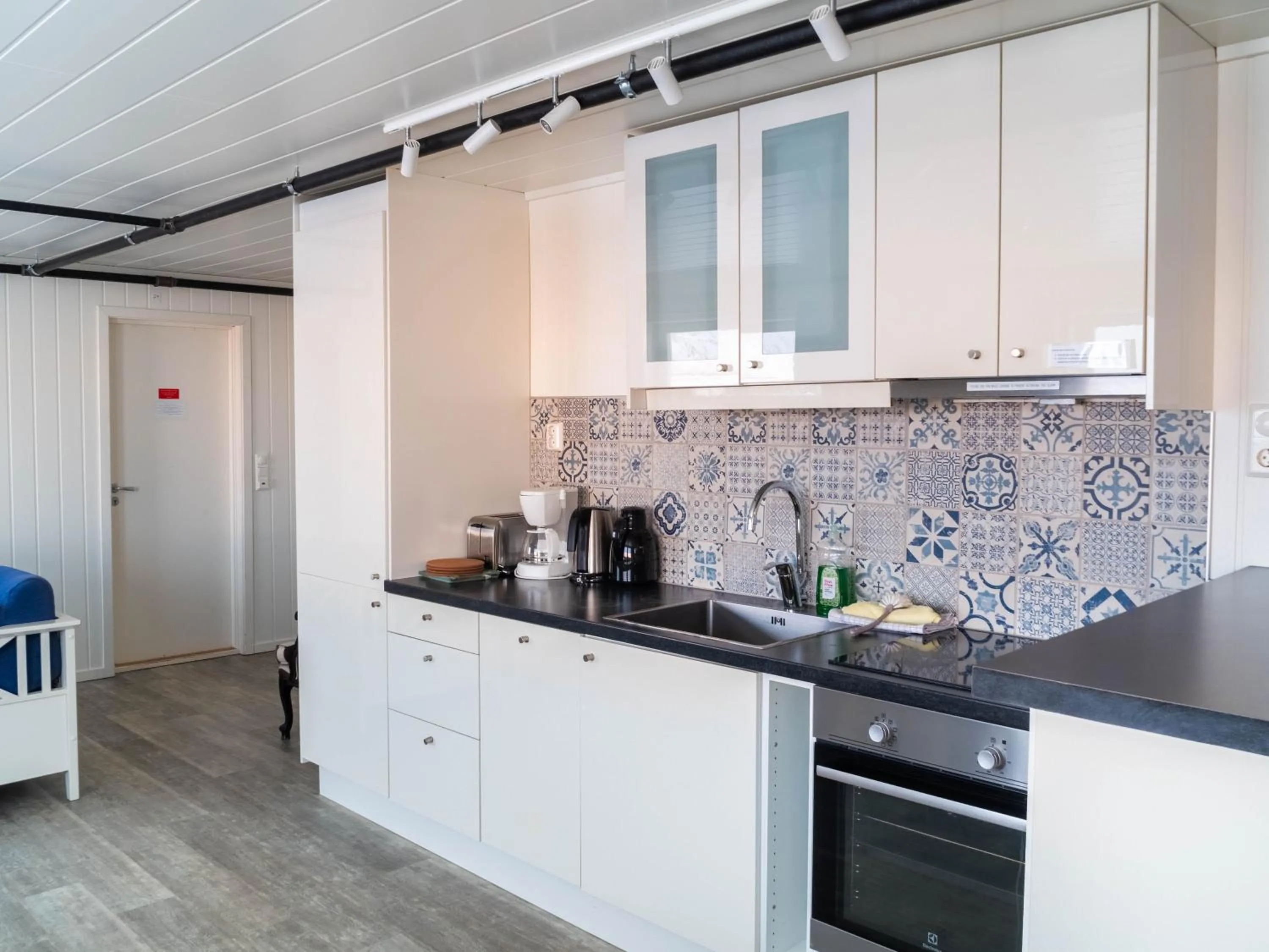 Kitchen or kitchenette in Lofoten Bed & Breakfast Reine - Rooms & Apartments