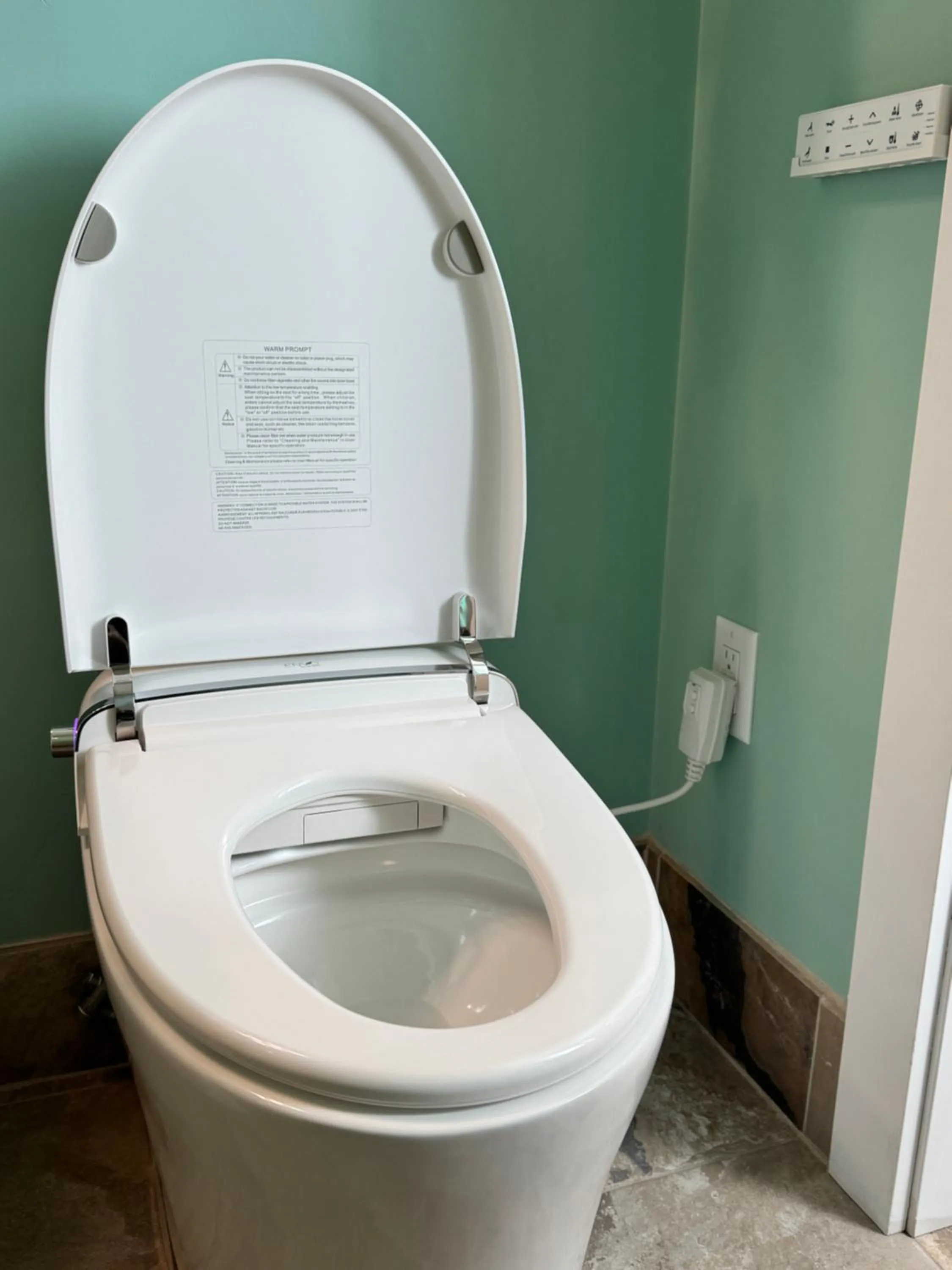 Toilet in Julie's Park Cafe & Motel