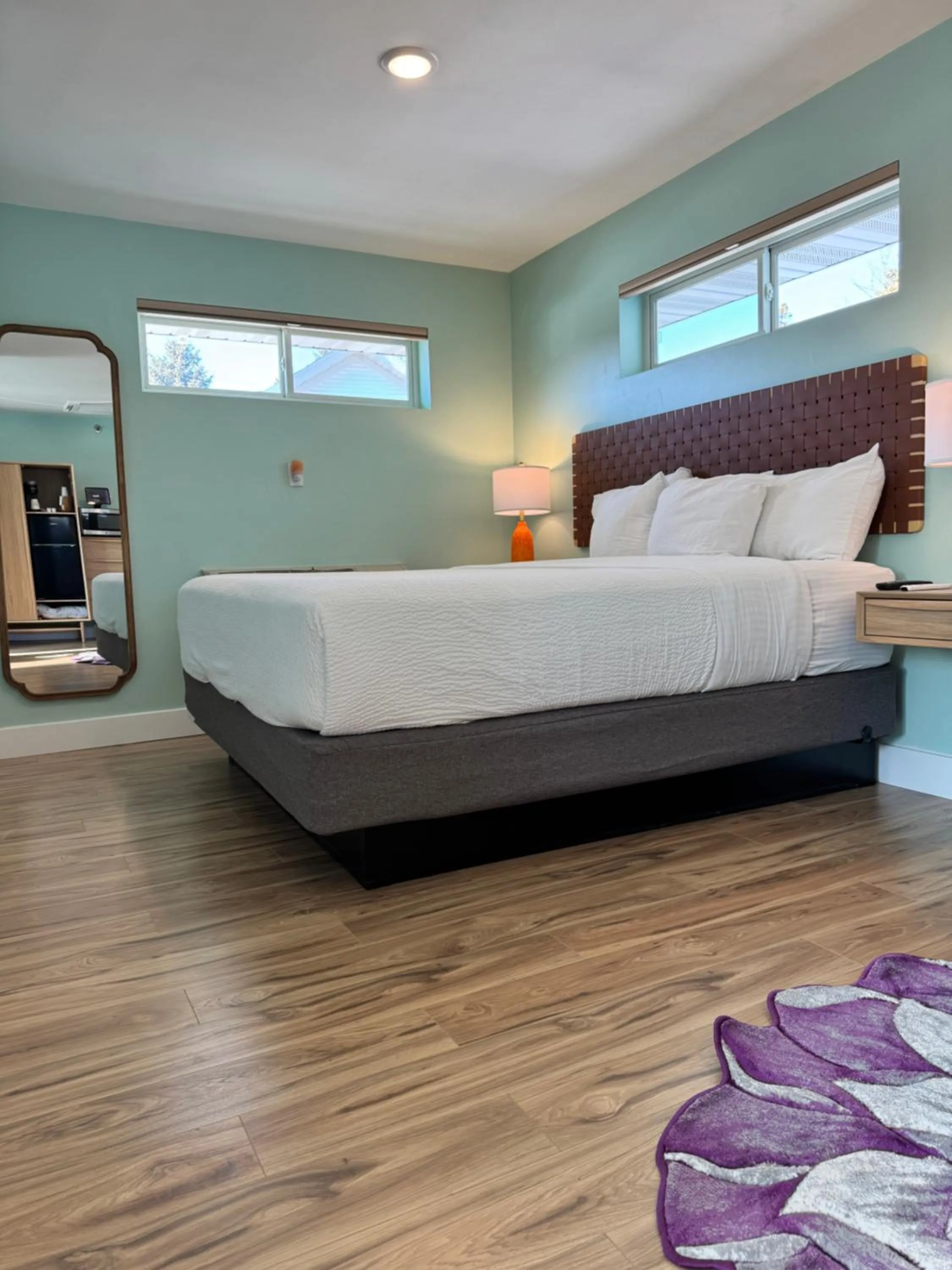 Bed in Julie's Park Cafe & Motel