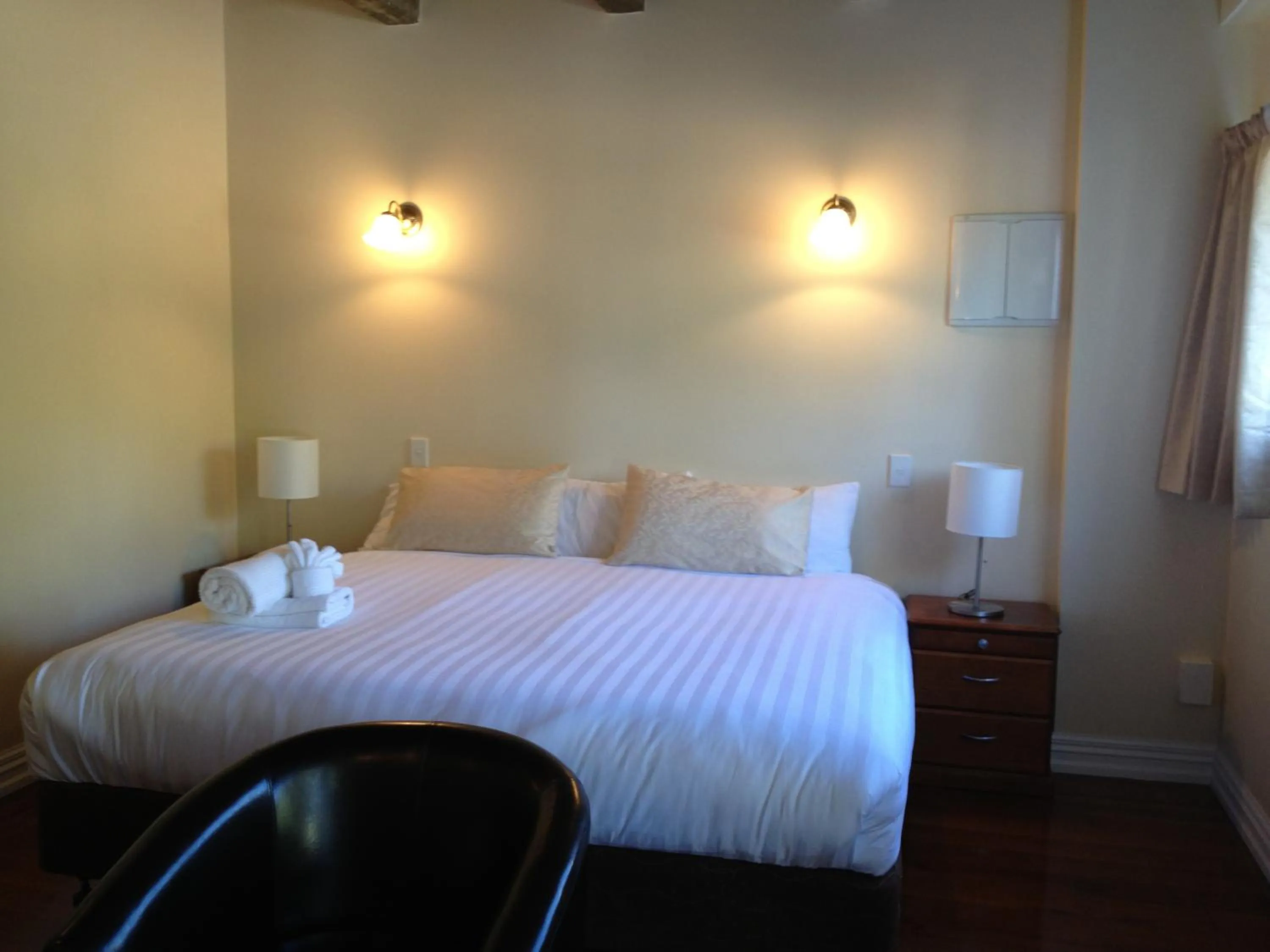 Bed in Seaport Village