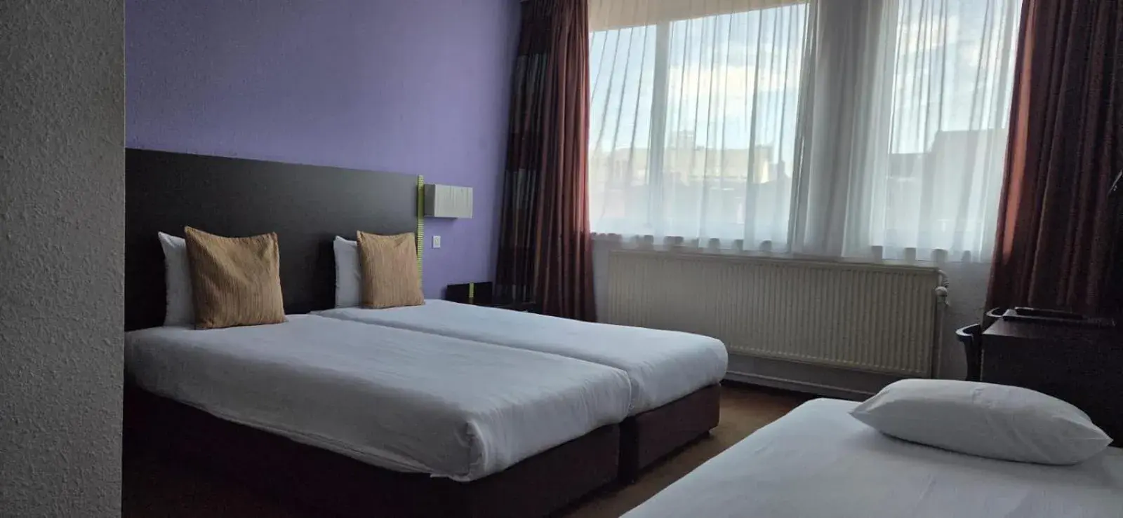 Standard Triple Room - single occupancy in Hotel Floris Arlequin Grand-Place Standard Triple Room - single occupancy in Hotel Floris Arlequin Grand-Place