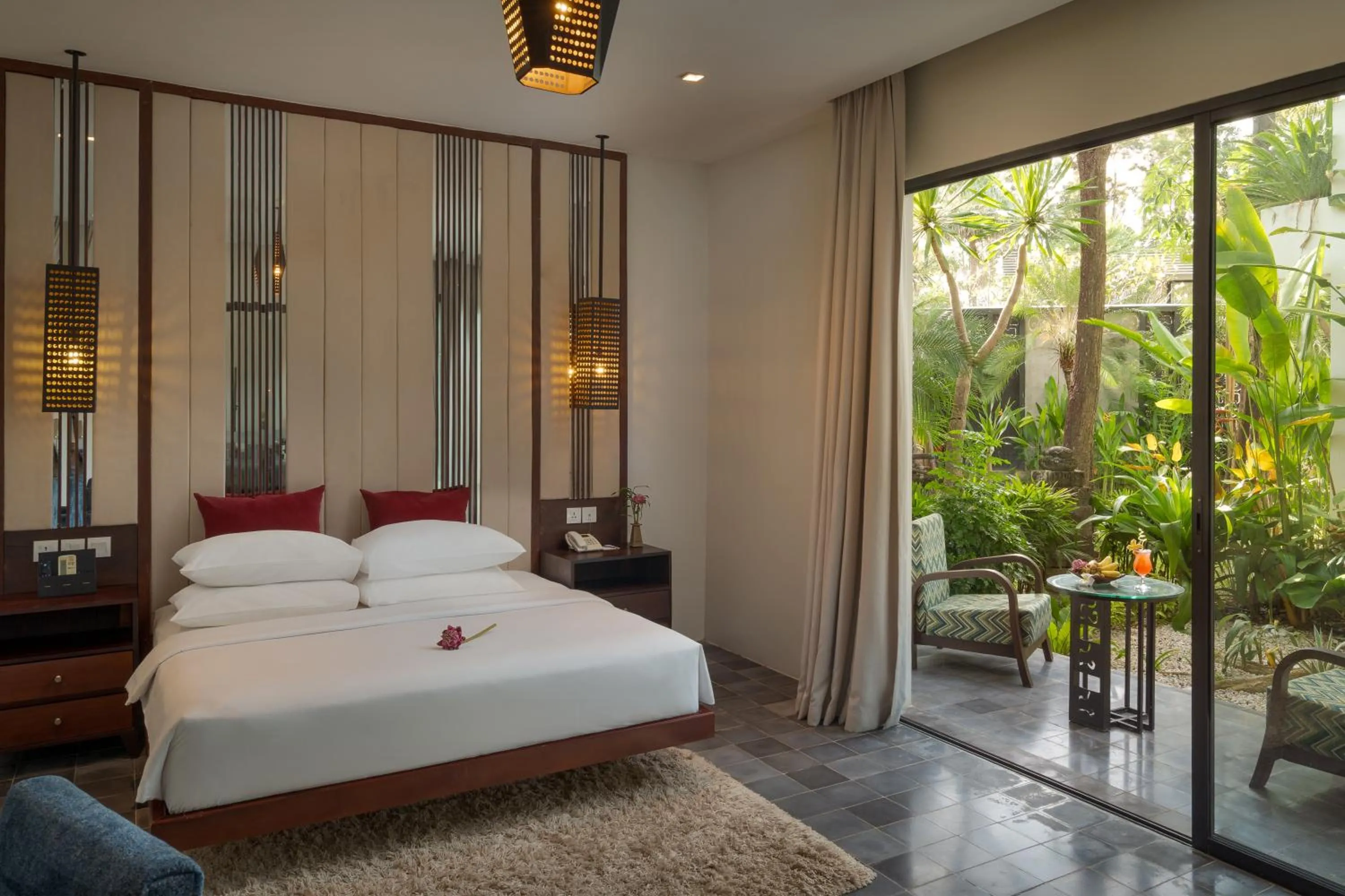 Balcony/Terrace, Bed in Metta Residence & Spa