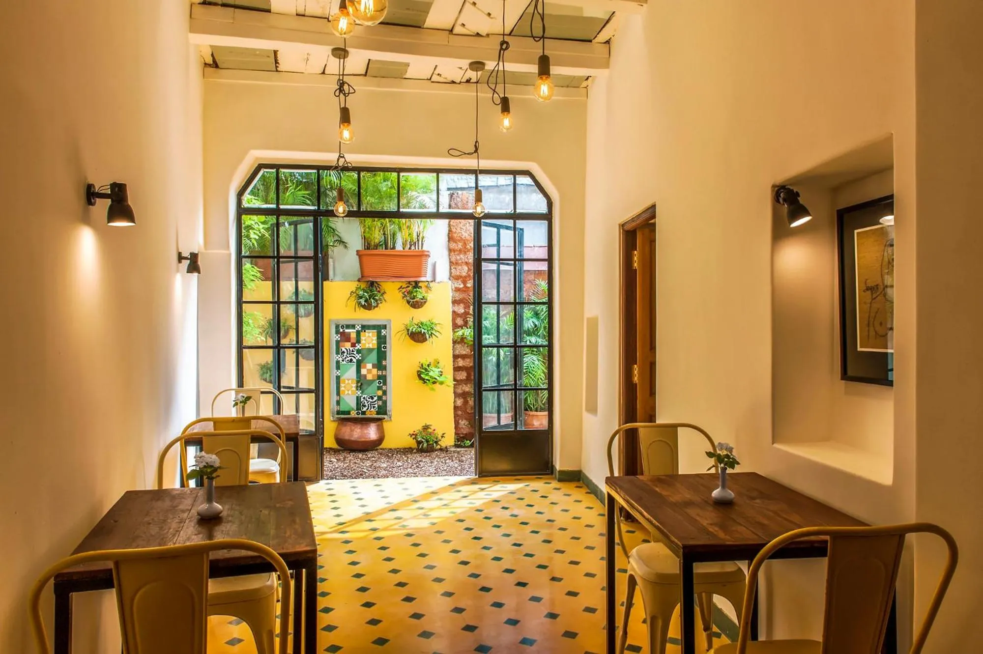 Restaurant/places to eat in Mateus Boutique Hotel