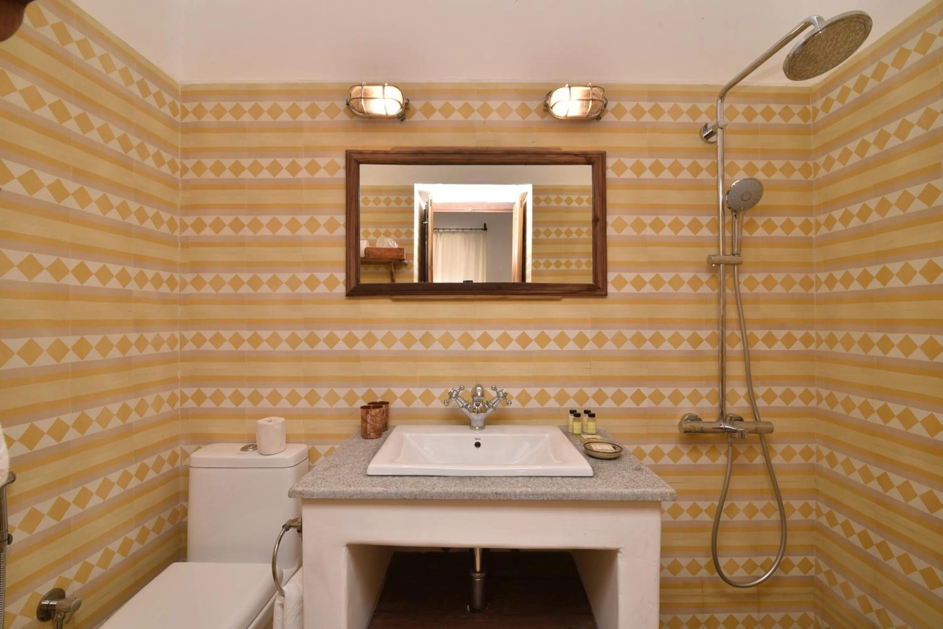 Toilet in Mateus Boutique Hotel