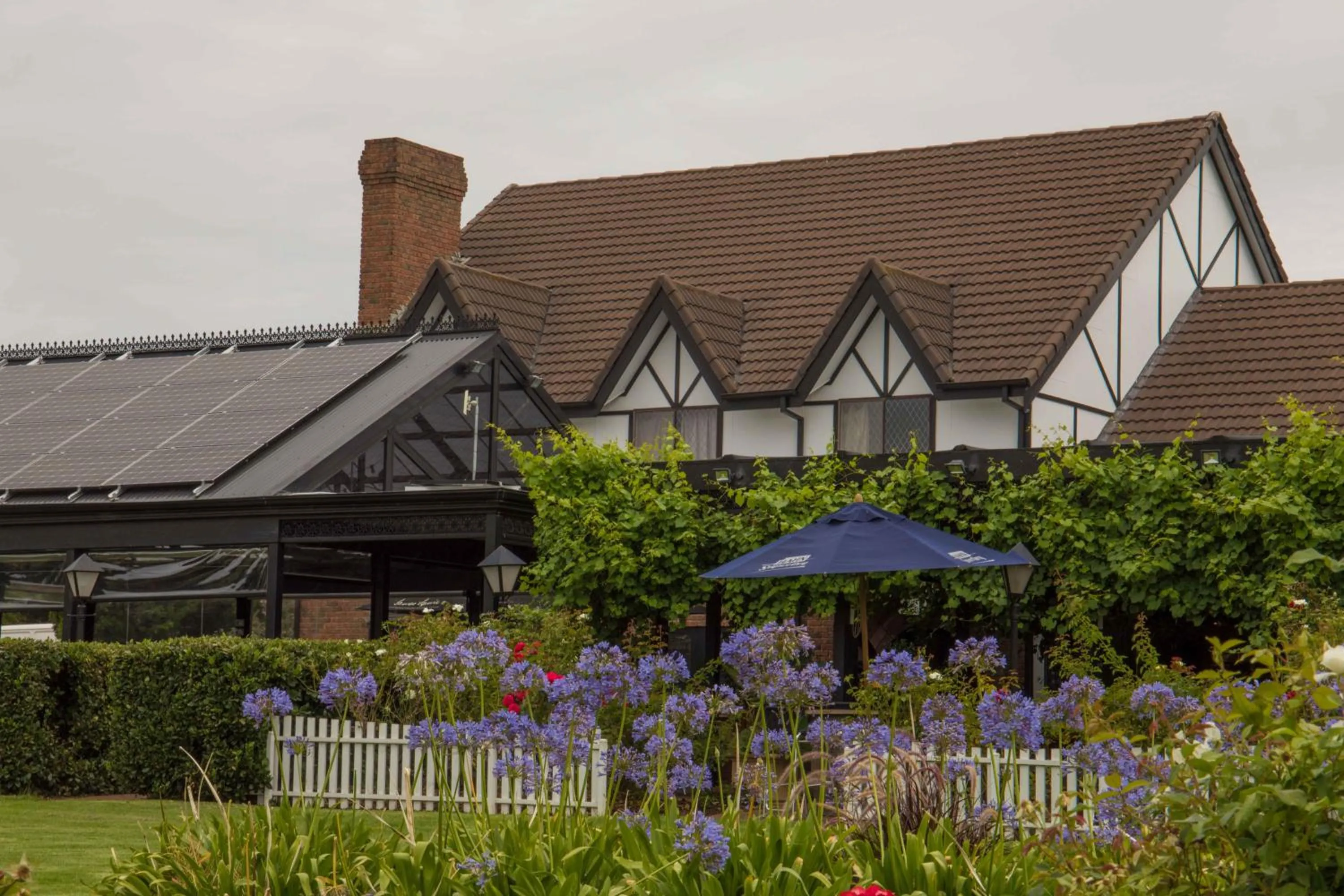 Facade/entrance in Mick O'Sheas