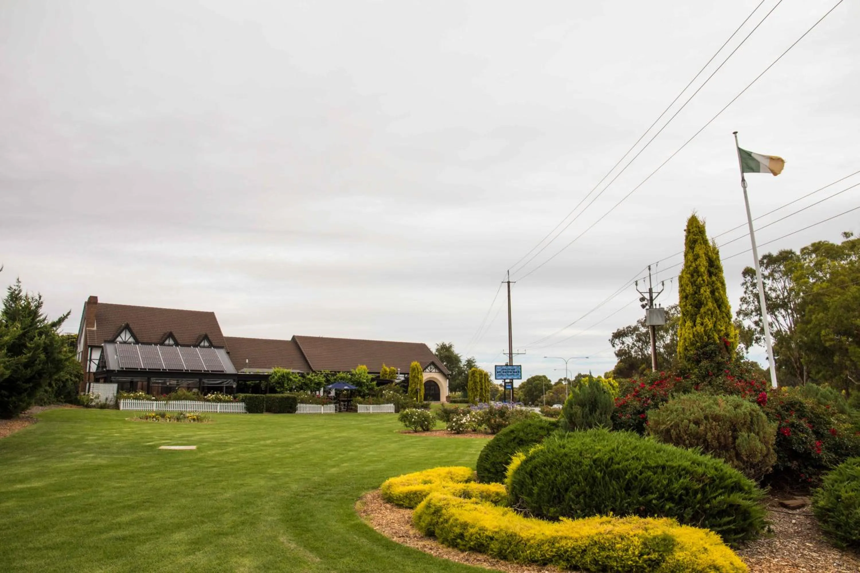Facade/entrance in Mick O'Sheas