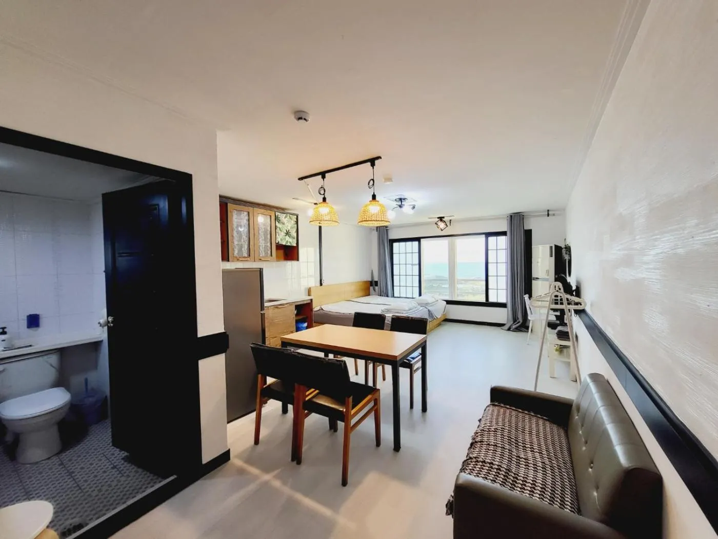 Morning Beach Pension