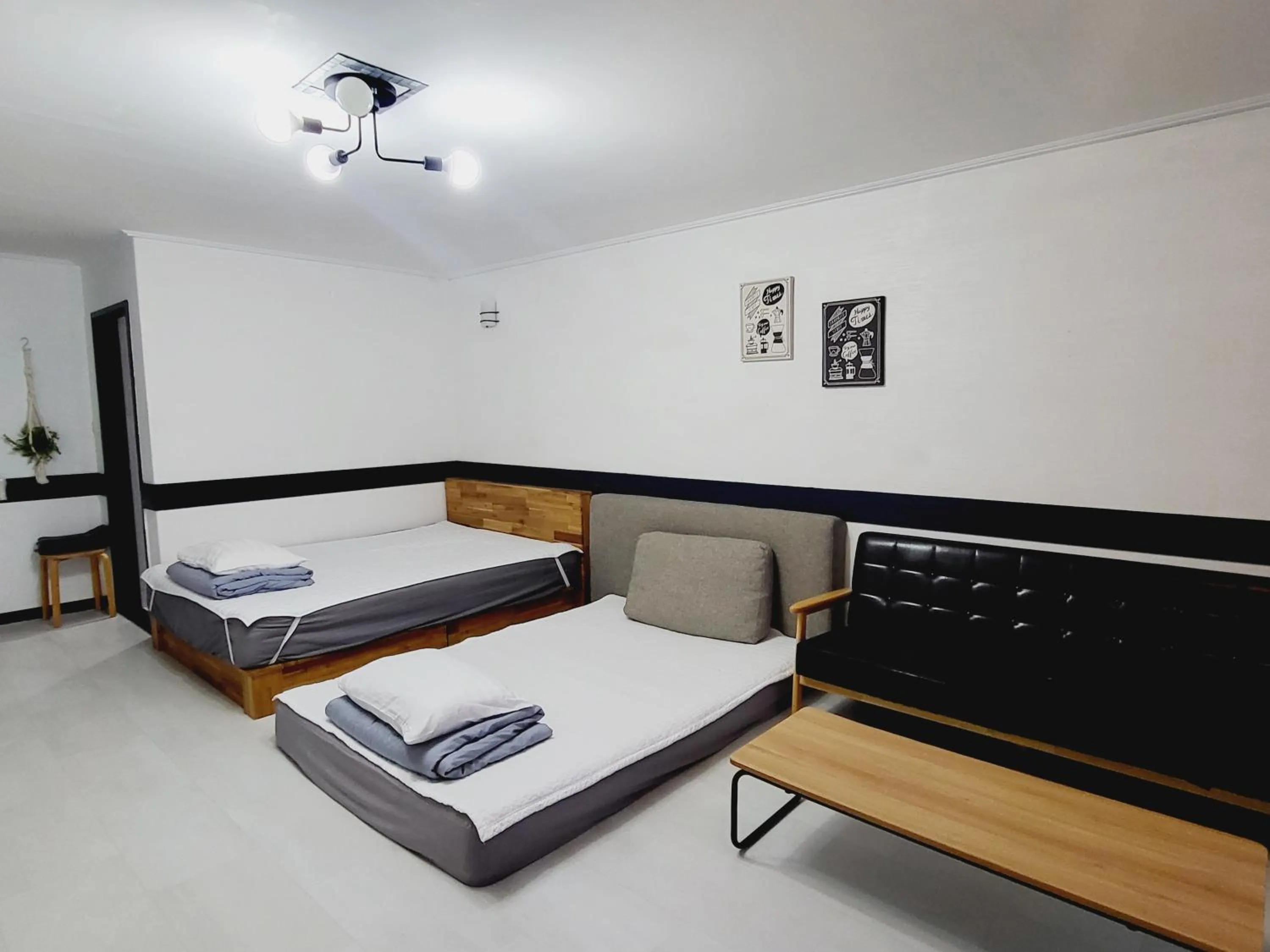 Bed in Morning Beach Pension