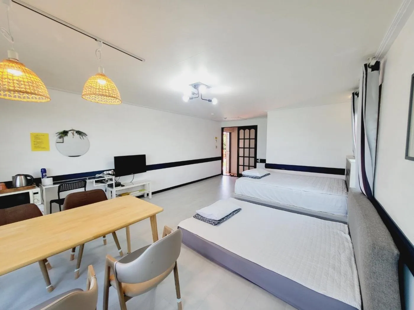 Bed in Morning Beach Pension