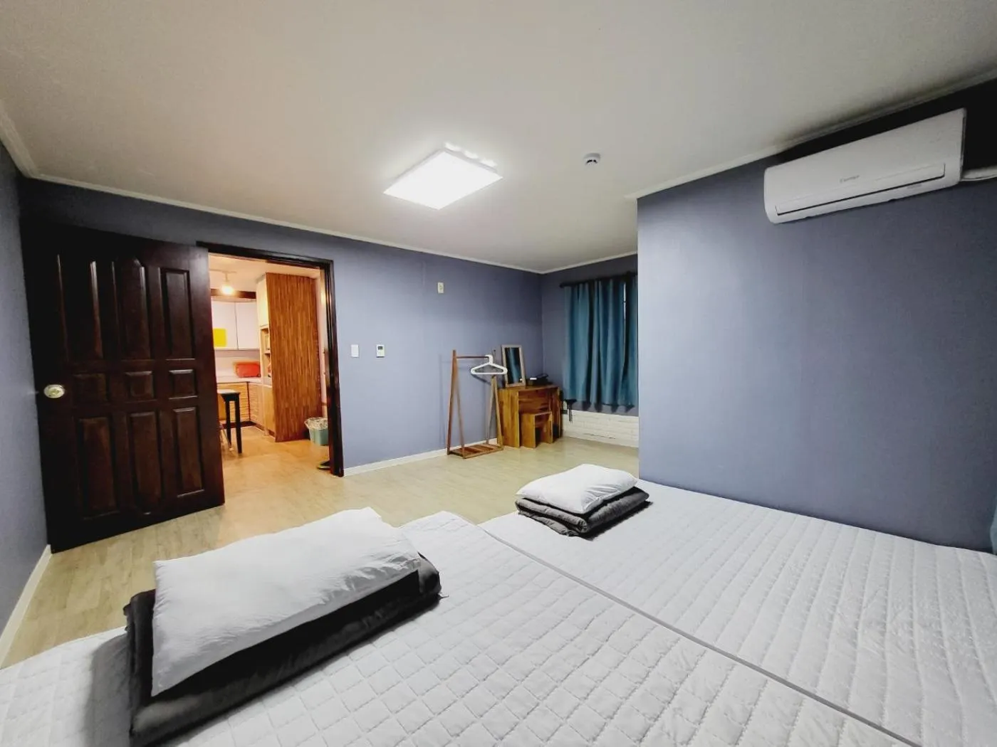 Bed in Morning Beach Pension