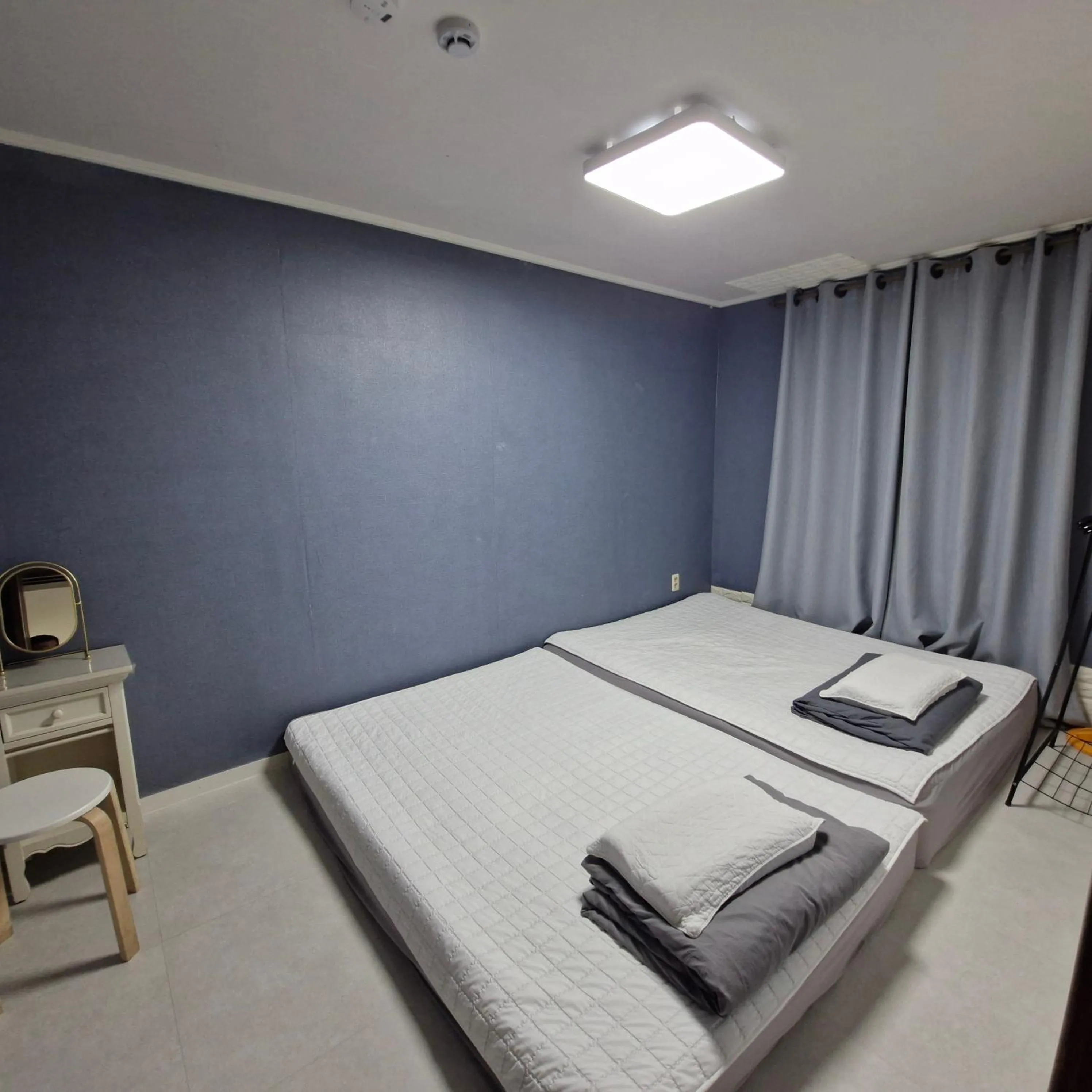 Bed in Morning Beach Pension