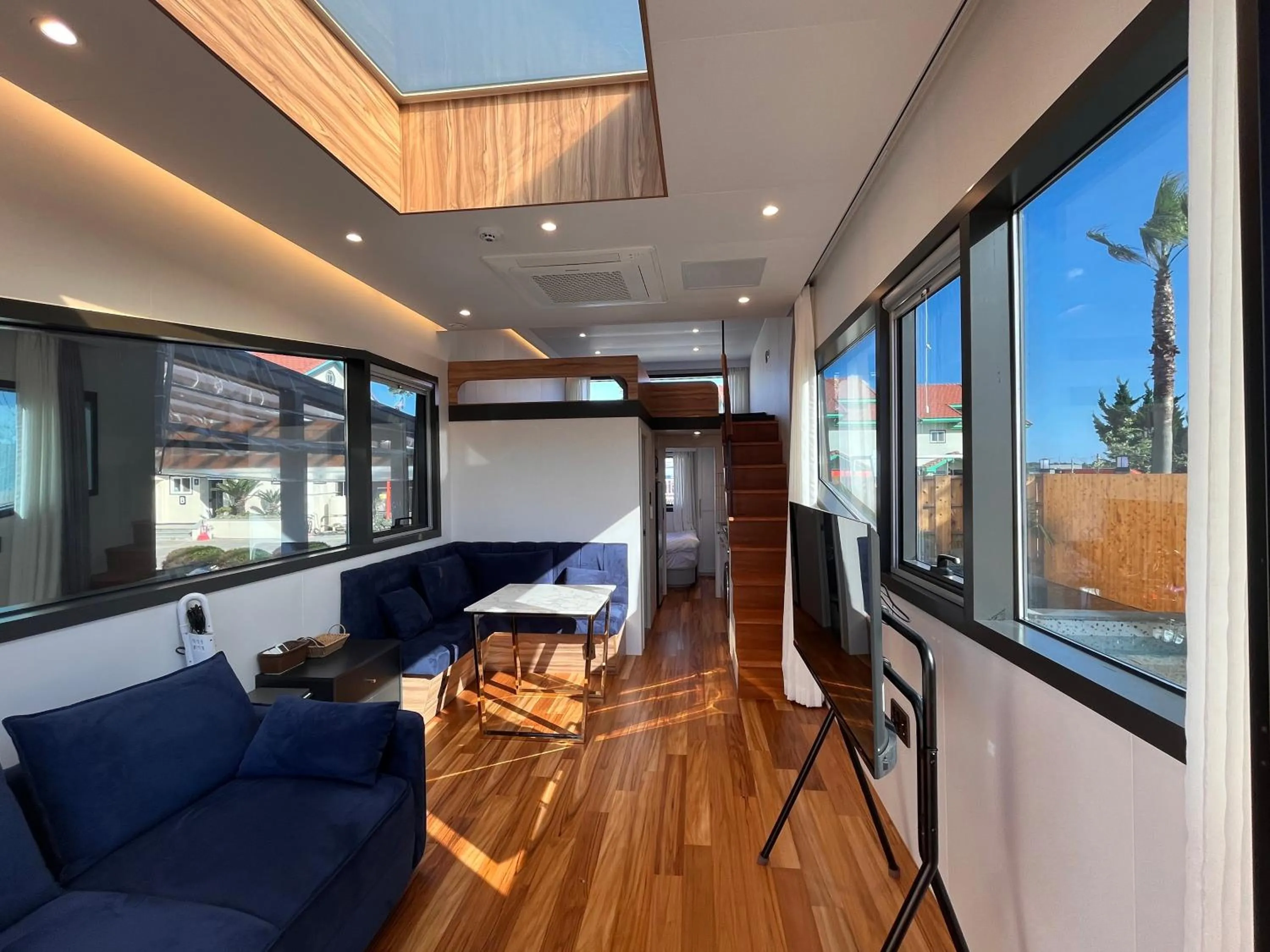 Morning Beach Pension