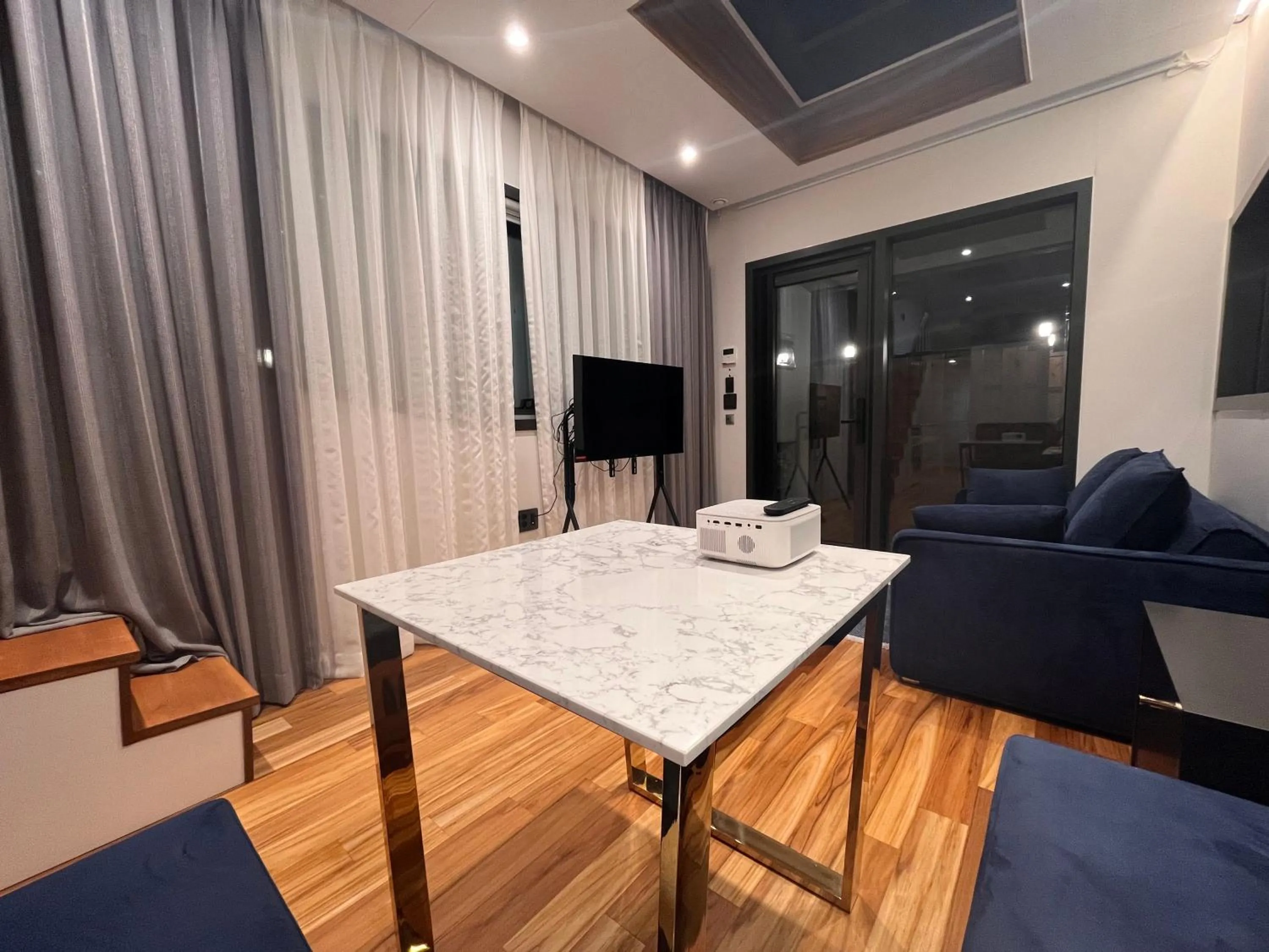 Morning Beach Pension