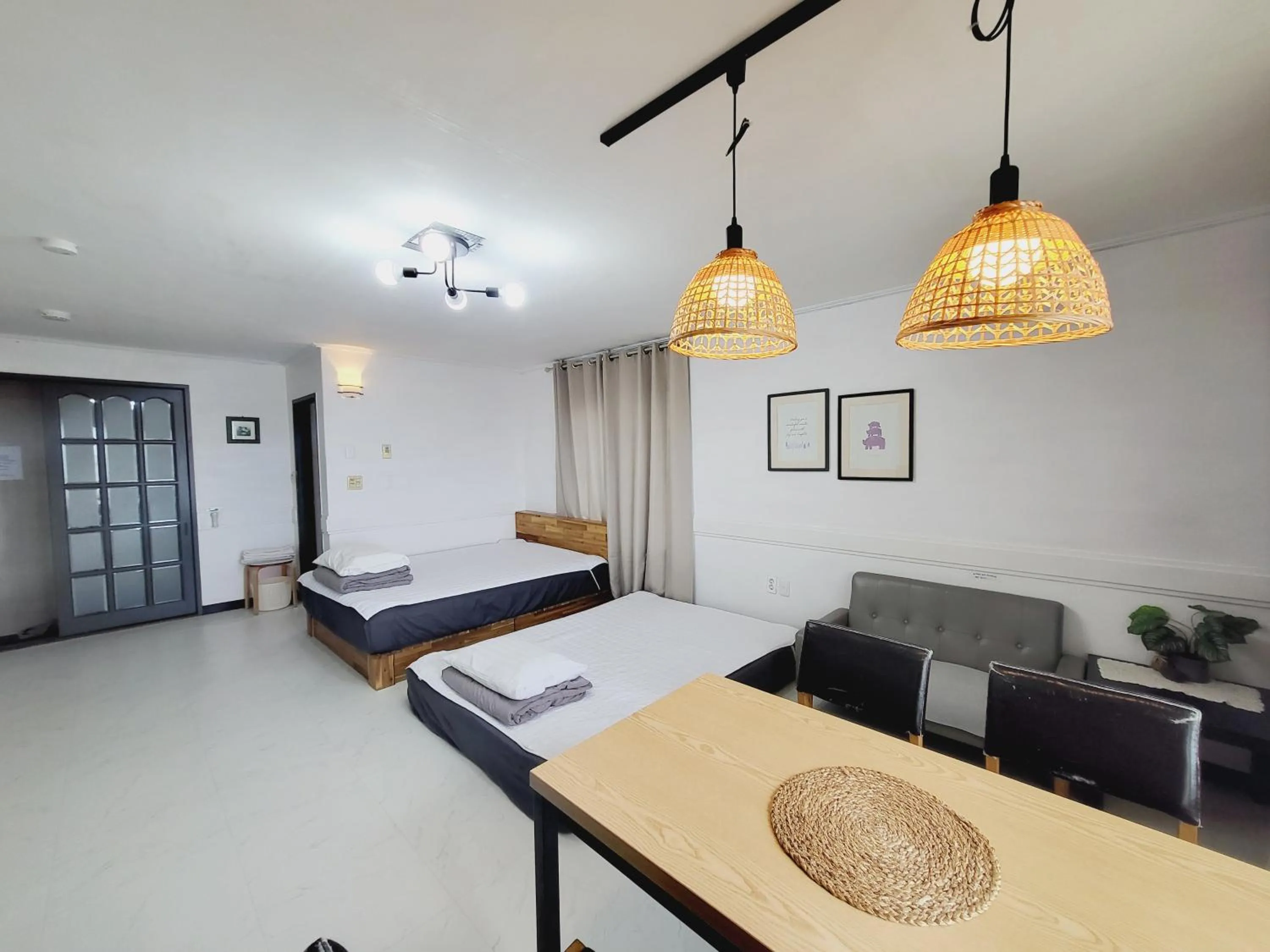 Bed in Morning Beach Pension