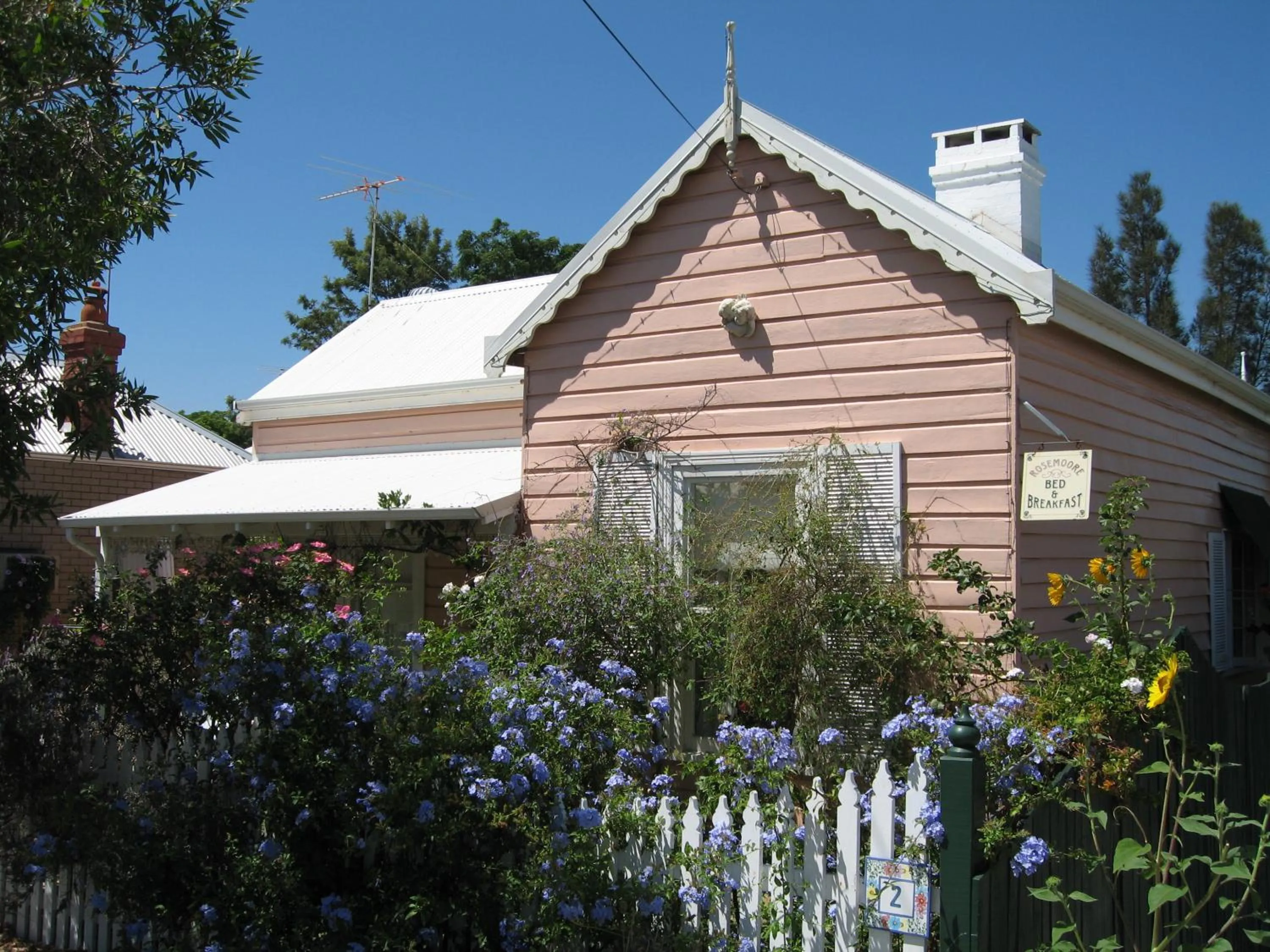 Facade/entrance in RoseMoore Bed & Breakfast