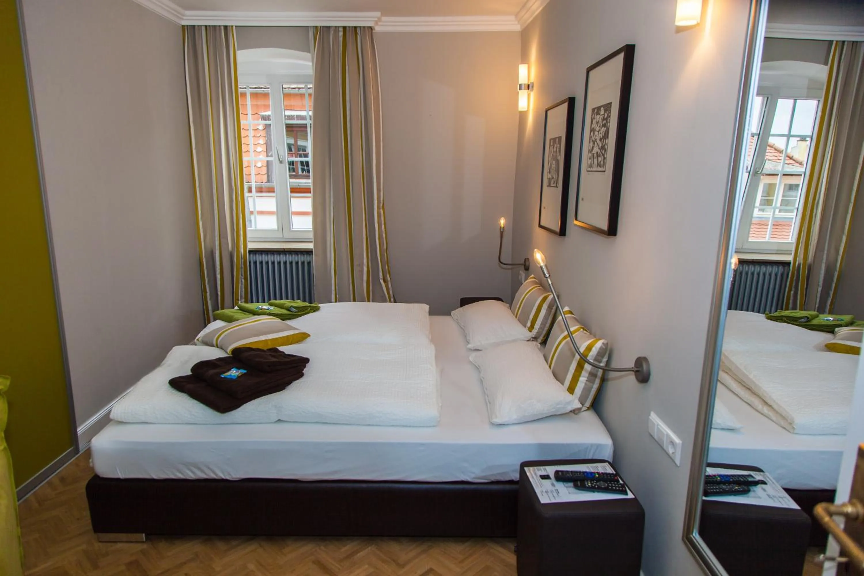 Bed in Apart-Hotel Heiligenthaler Hof
