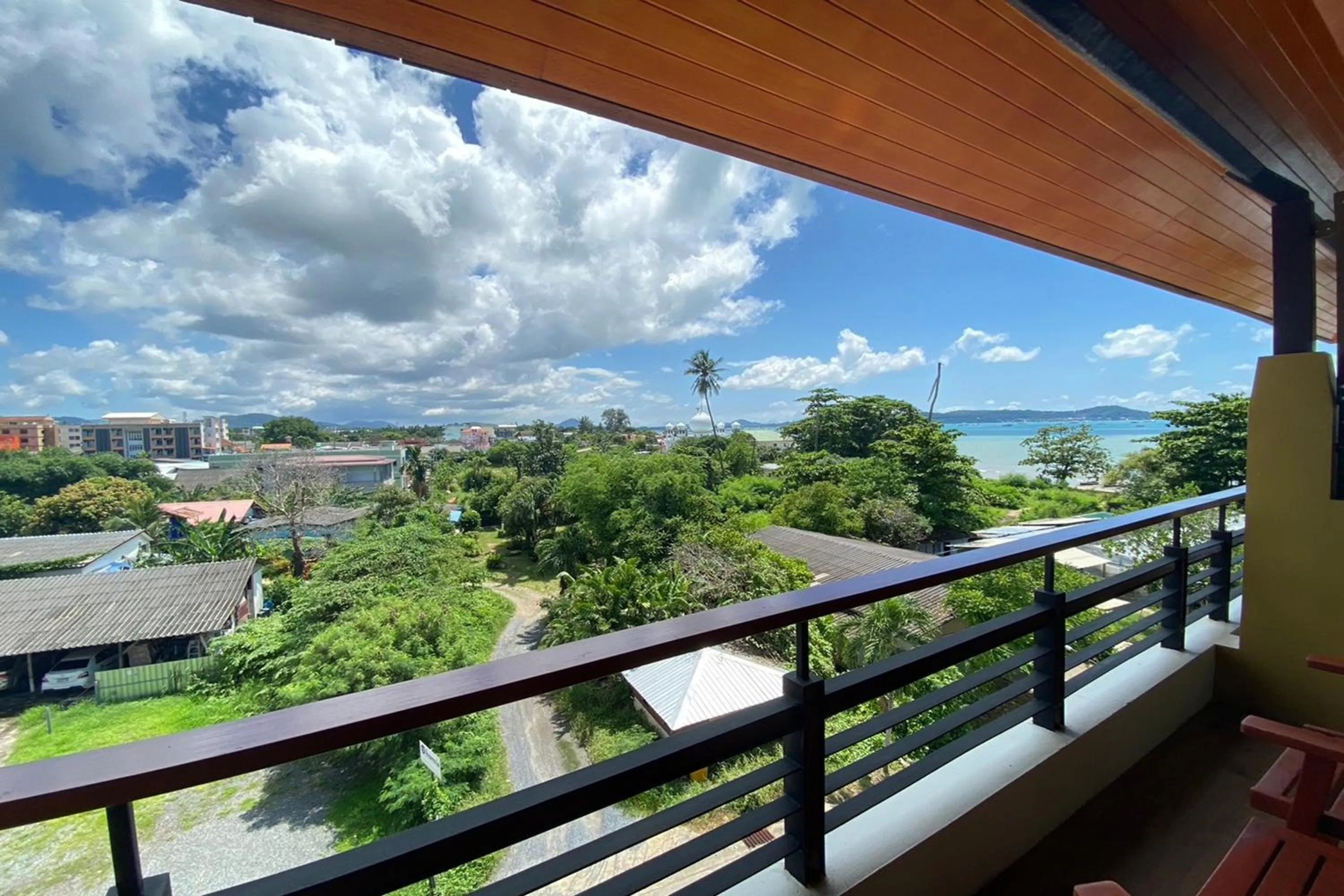 Patio in Aqua Resort Phuket - Near Beach and Chalong Pier