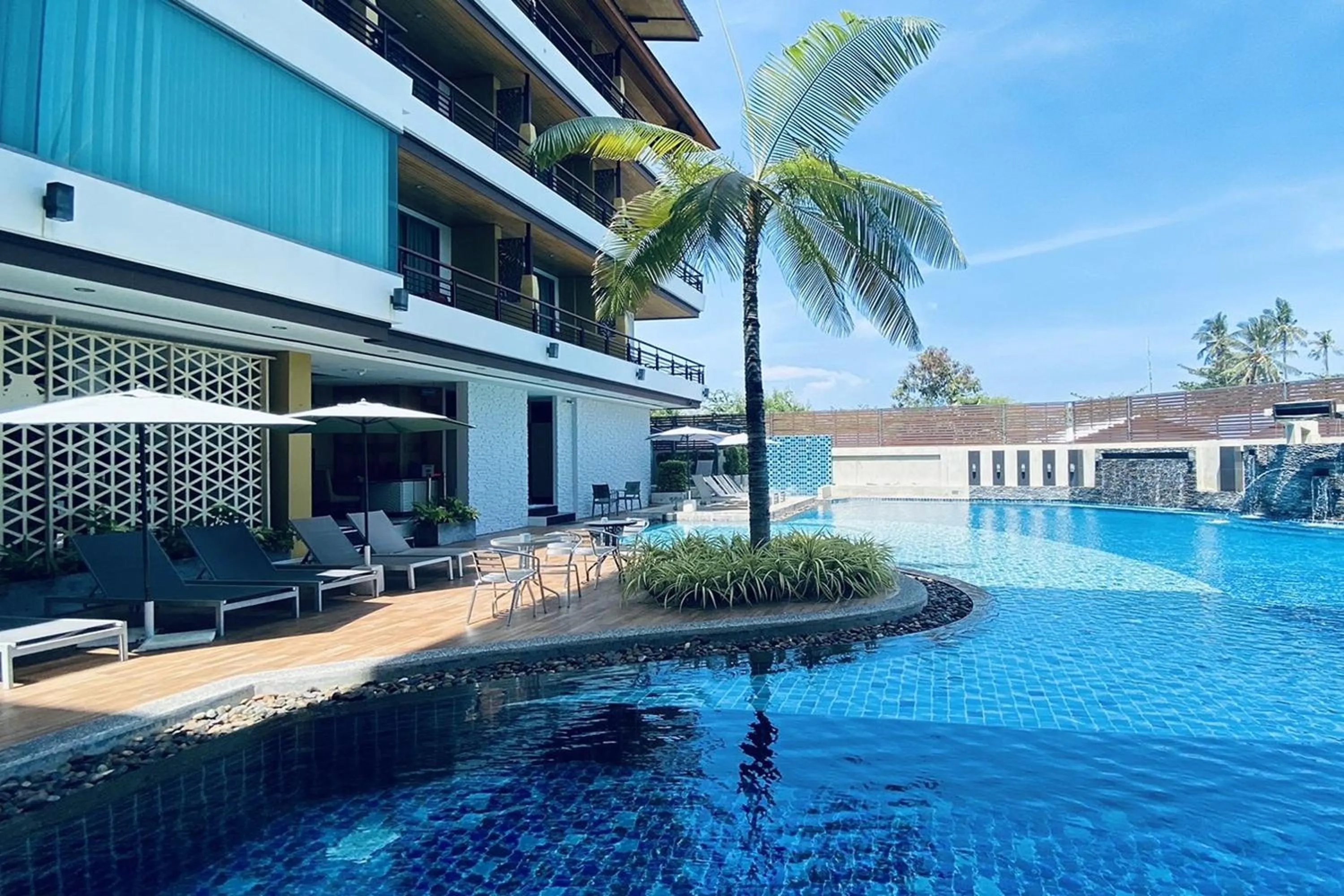 Swimming pool in Aqua Resort Phuket - Near Beach and Chalong Pier
