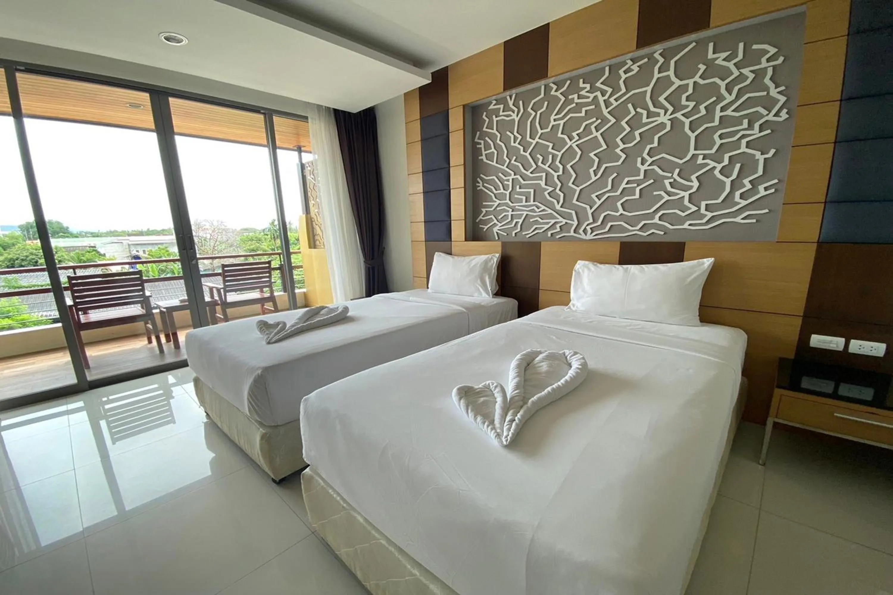 Bedroom, Bed in Aqua Resort Phuket - Near Beach and Chalong Pier