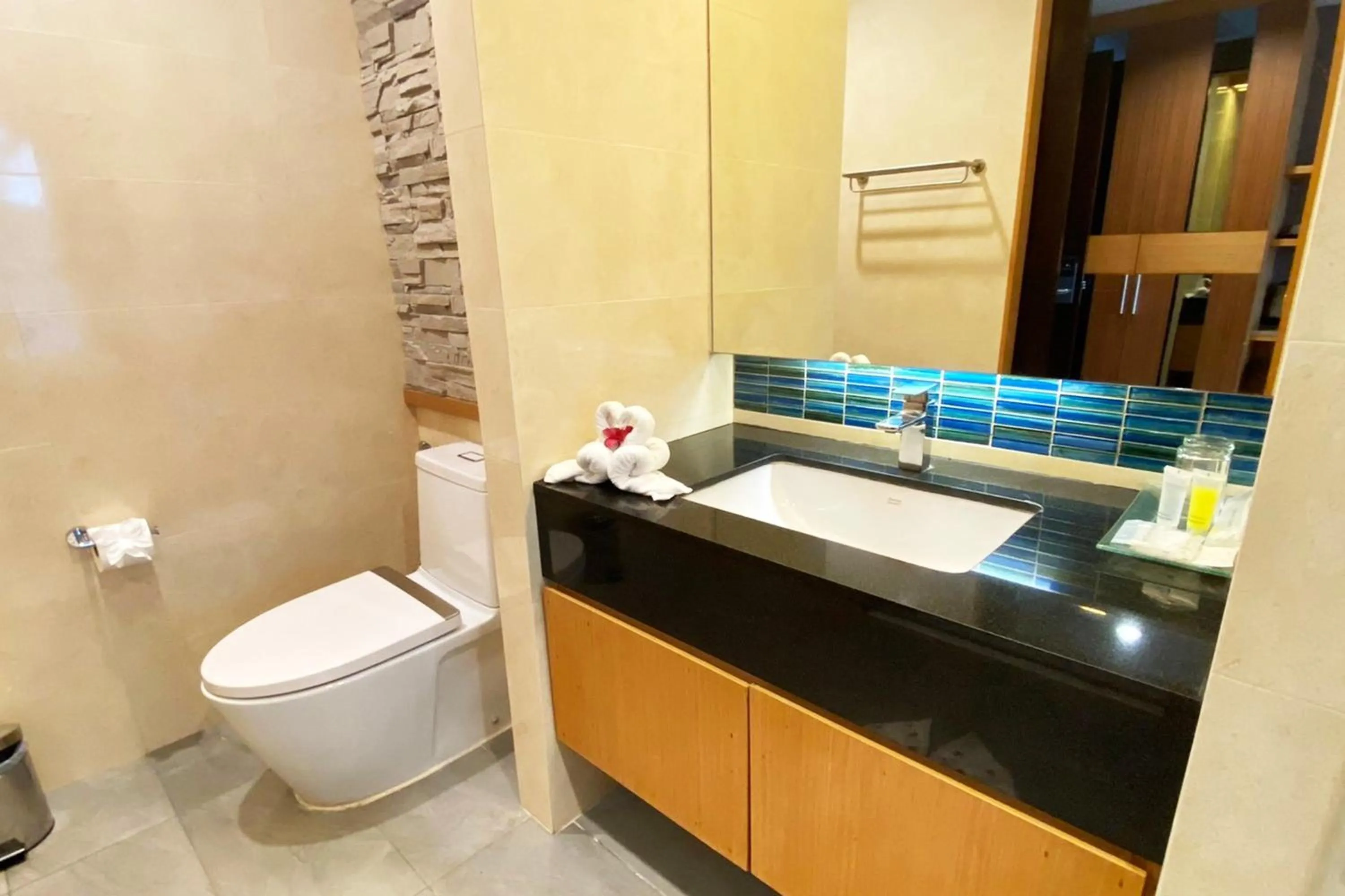 Bathroom in Aqua Resort Phuket - Near Beach and Chalong Pier